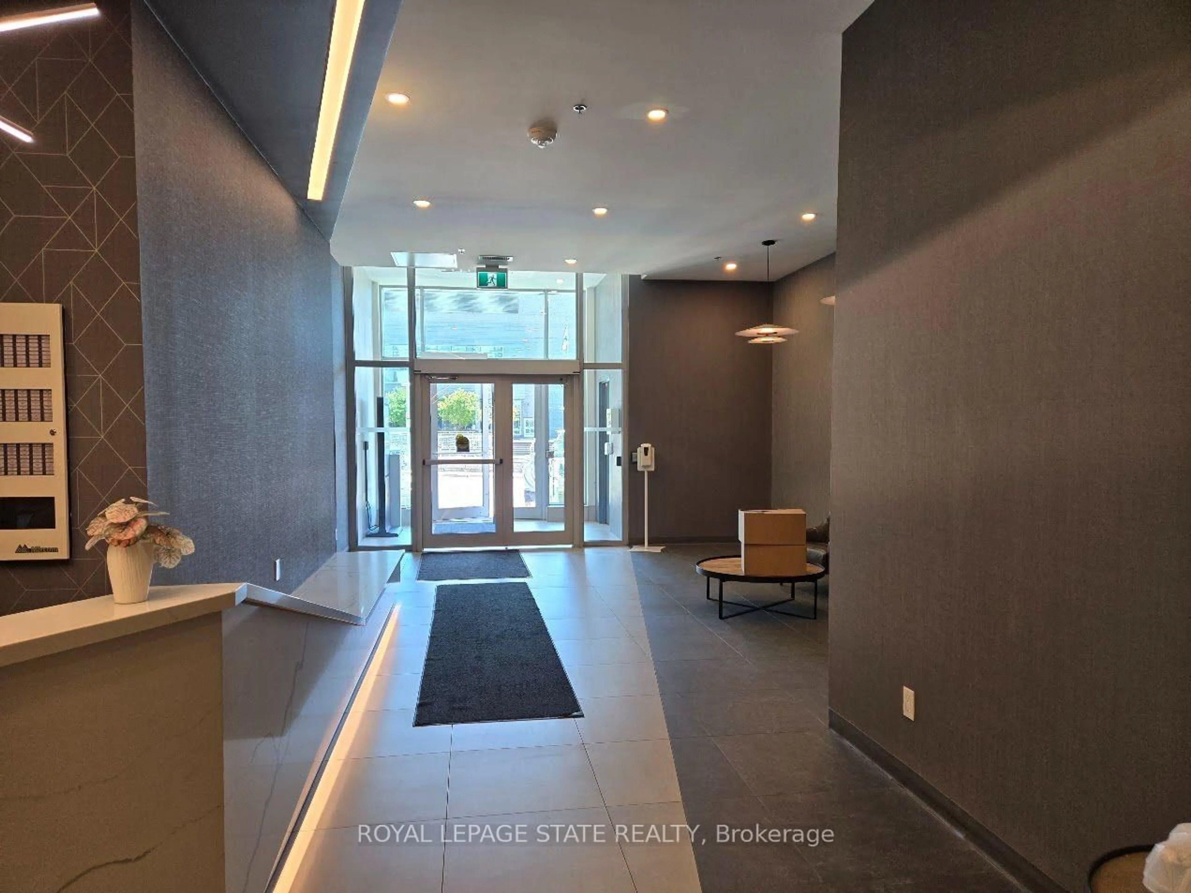 Indoor foyer for 60 Frederick St #3803, Kitchener Ontario N2H 0C7