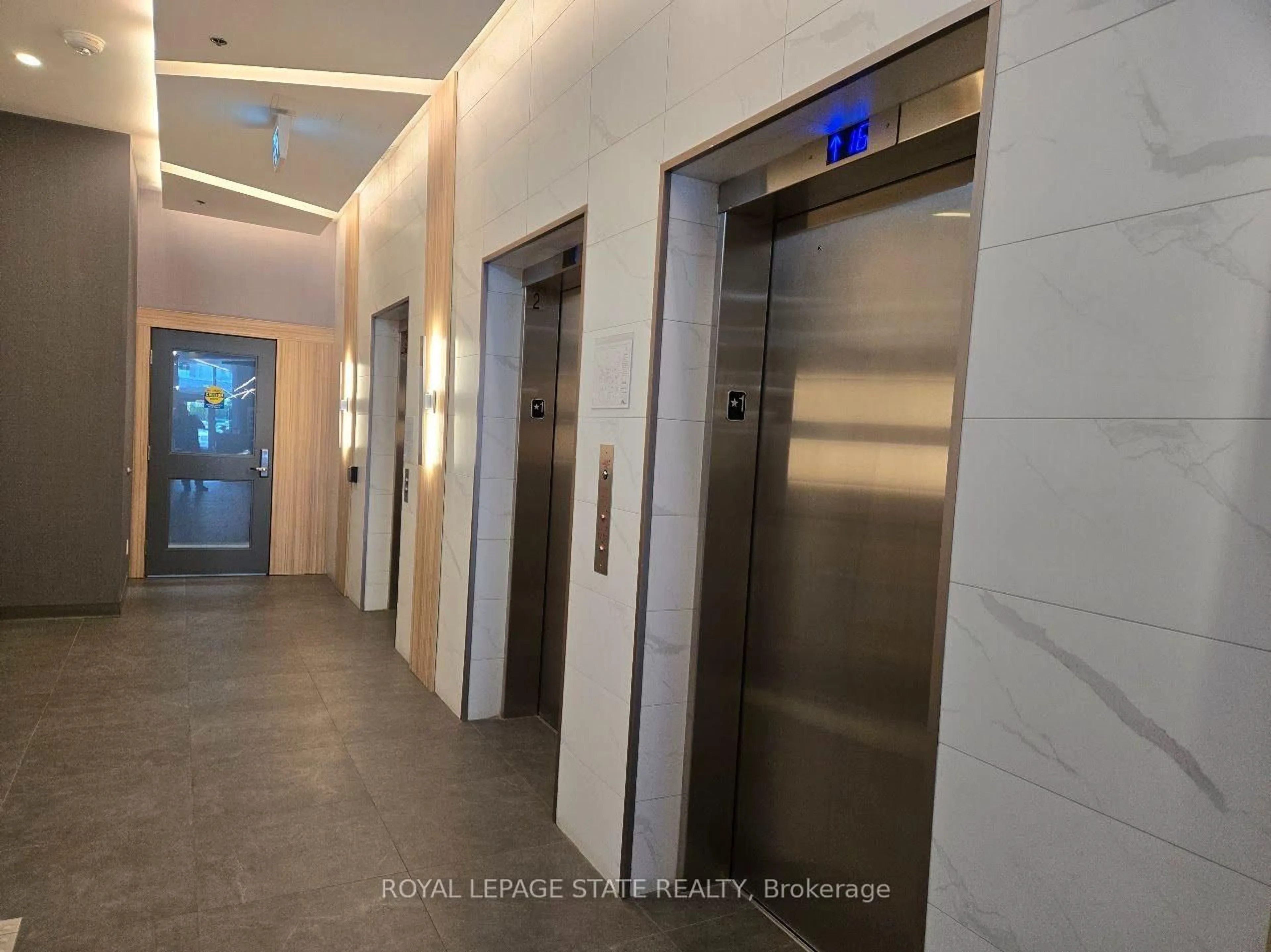 Indoor foyer for 60 Frederick St #3803, Kitchener Ontario N2H 0C7