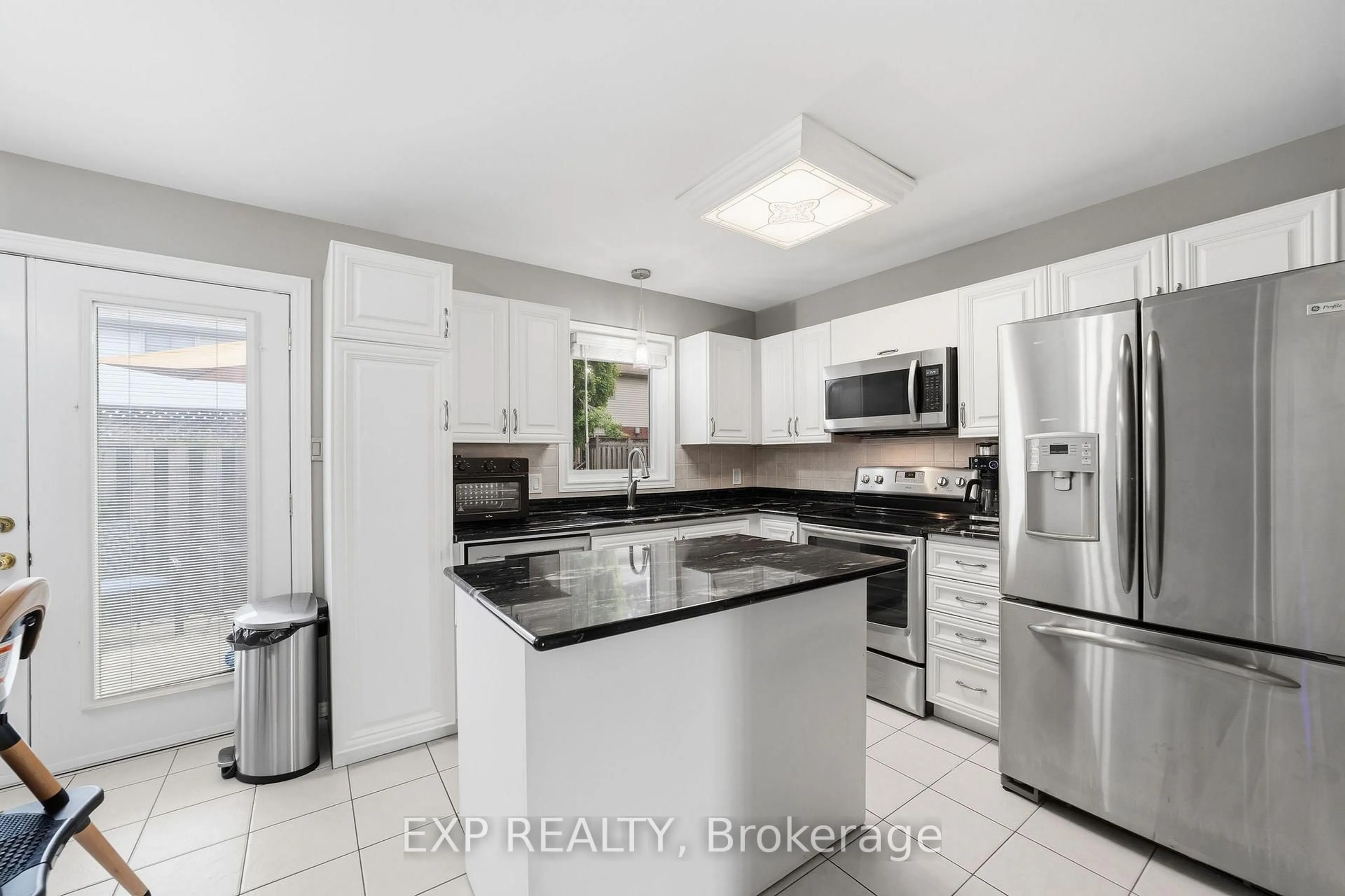 Unknown for 511 Admiral Dr #49, London East Ontario N5V 4R4