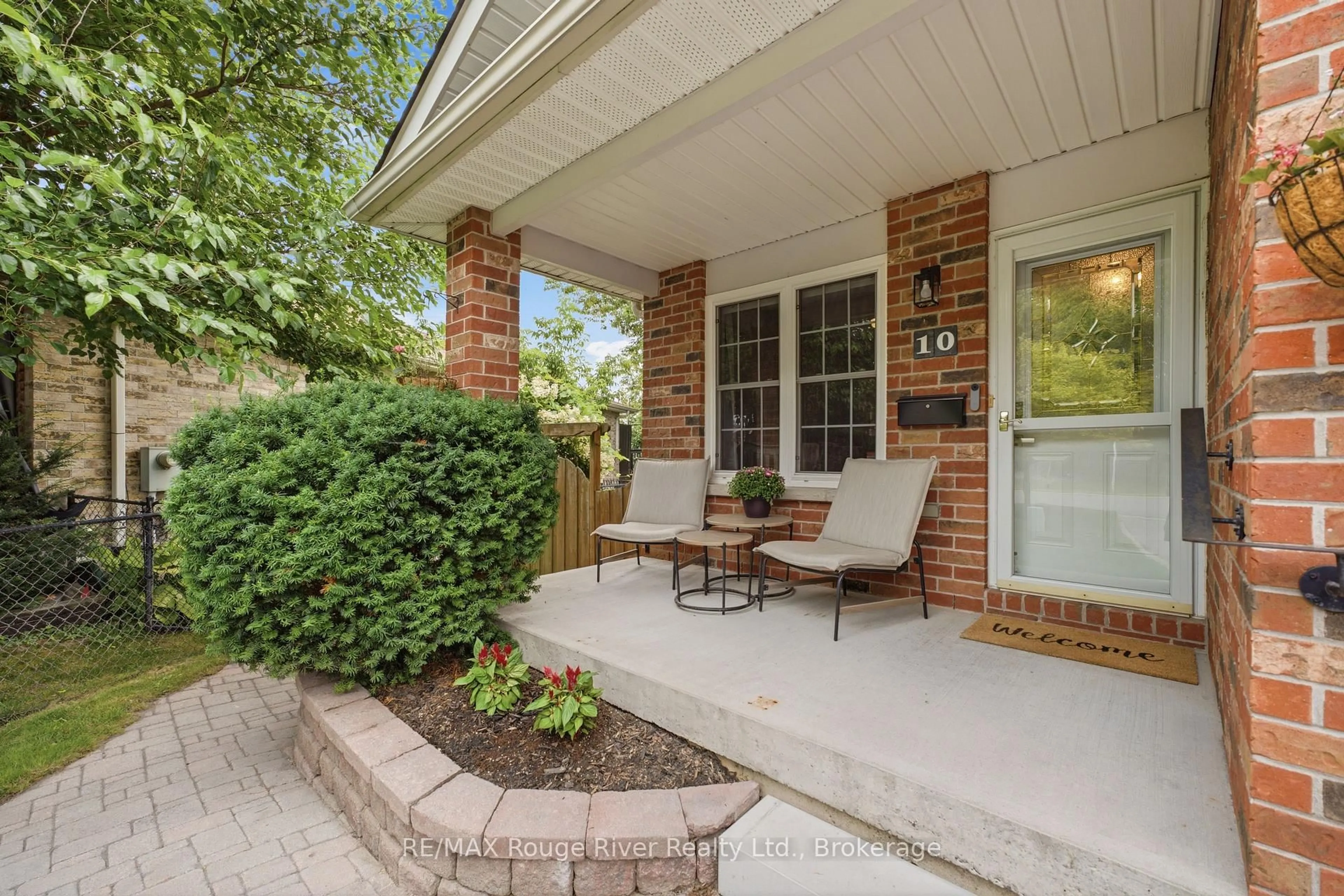 Patio, street for 10 Talbot Dr, Port Hope Ontario L1A 4L2