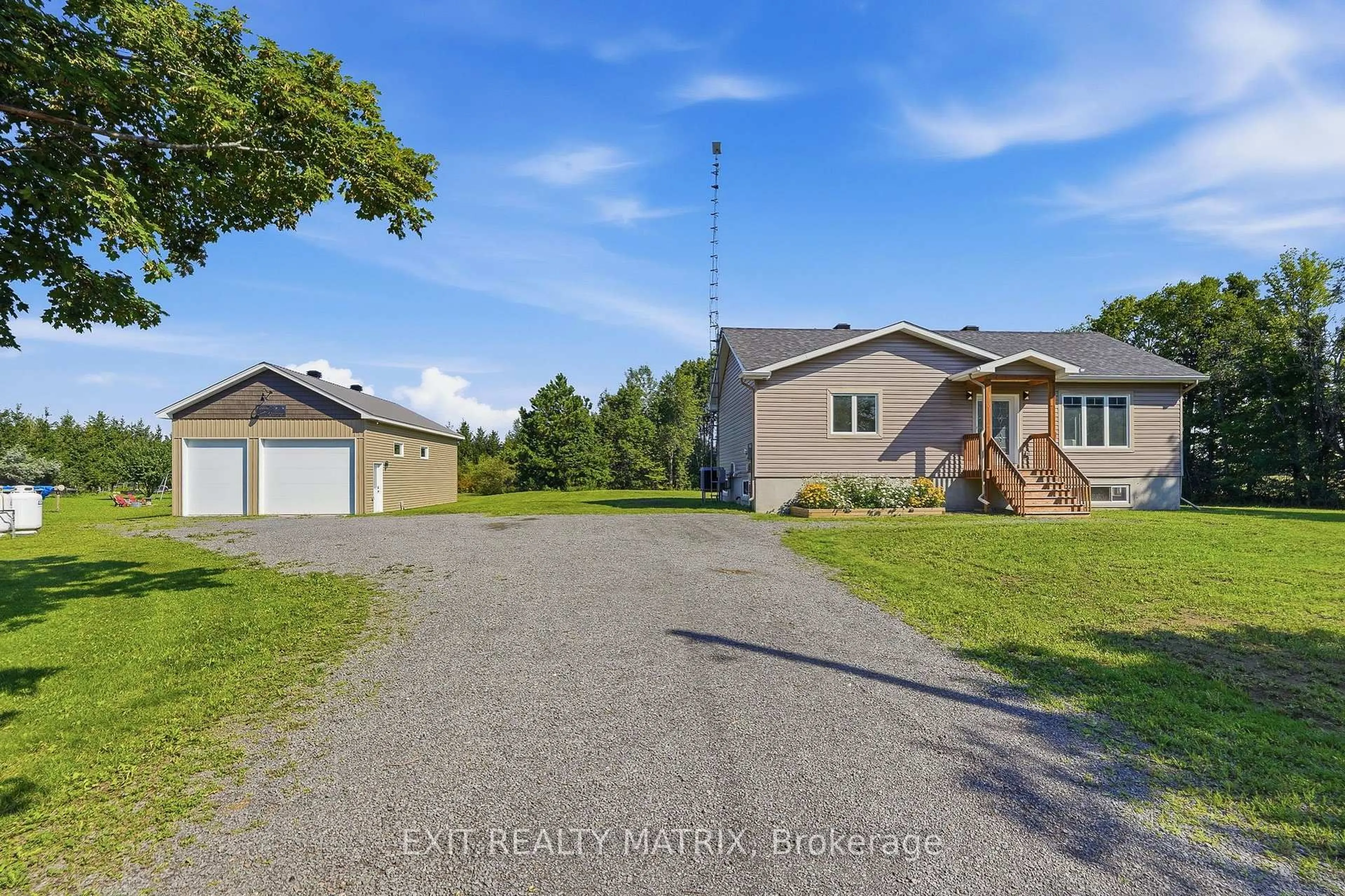 A pic from outside/outdoor area/front of a property/back of a property/a pic from drone, street for 2355 Concession 7 Rd, Alfred and Plantagenet Ontario K0B 1P0