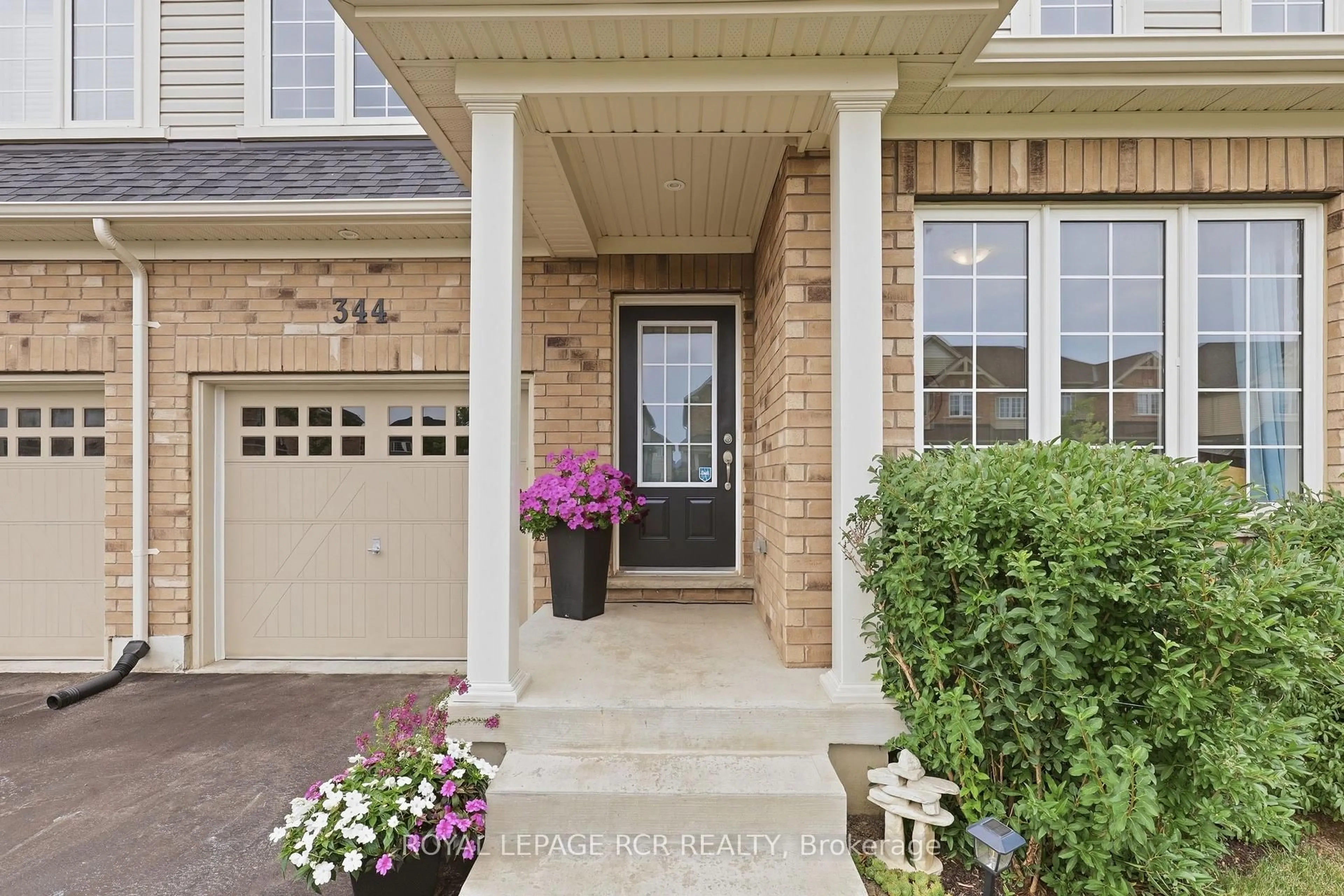 Indoor entryway for 344 Stewart St, Shelburne Ontario L9V 3X1