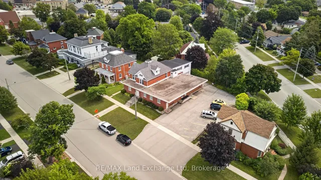 77 Montreal St, Goderich 2