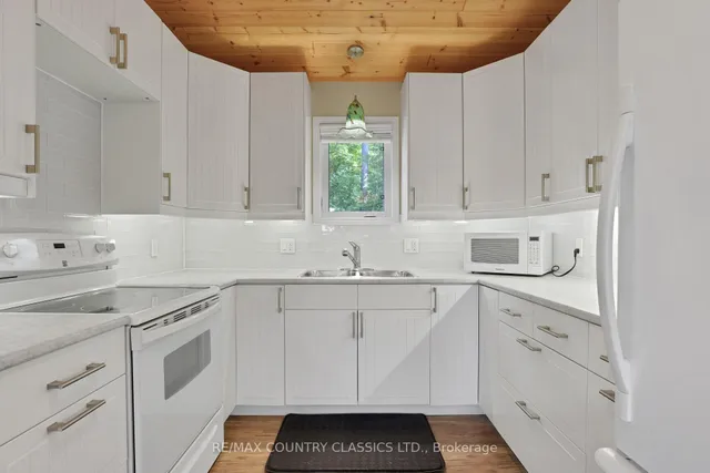 27241 Highway 28, Highlands East 4