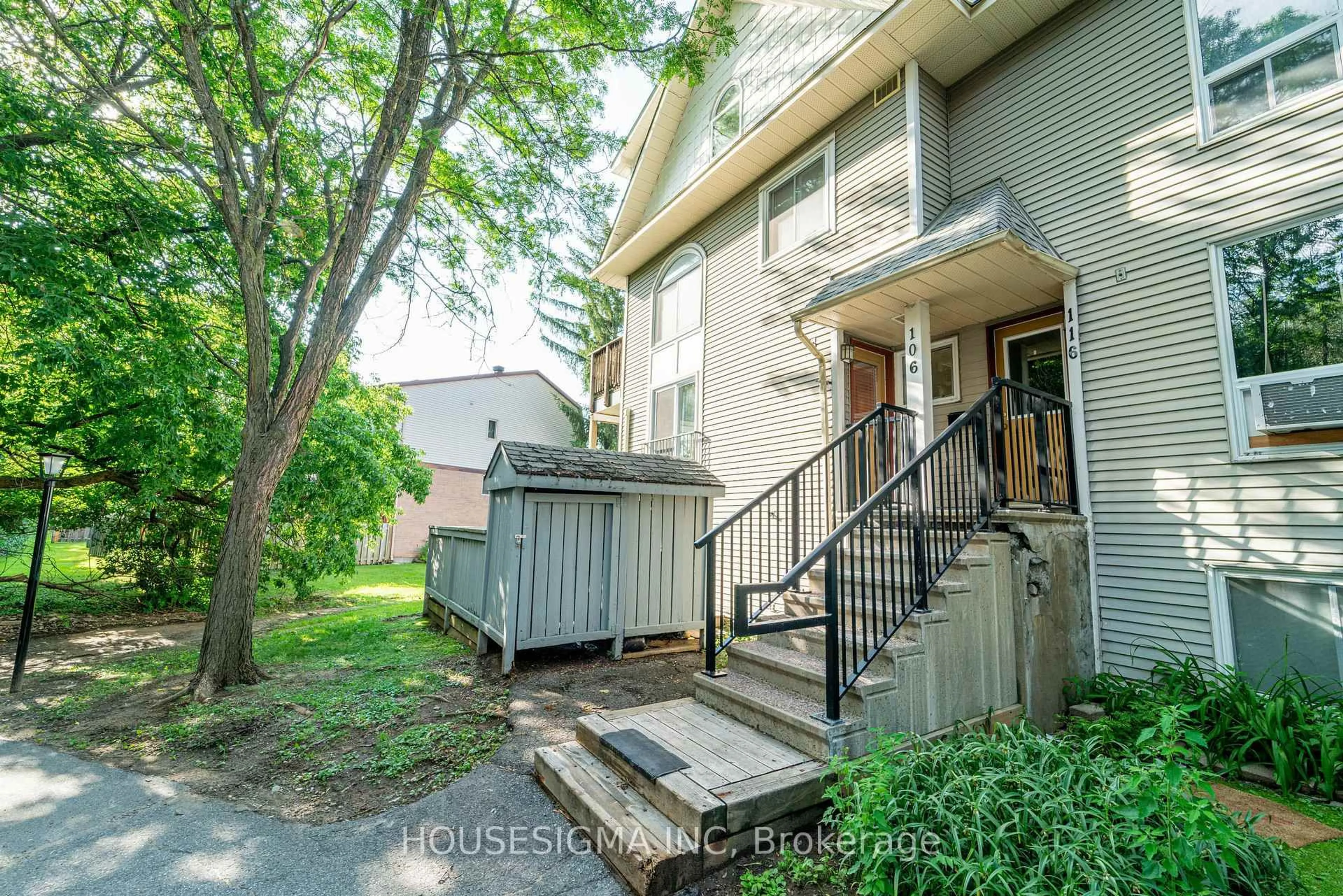 Patio, street for 106 Tanguay Crt, Ottawa Ontario K2L 3X8