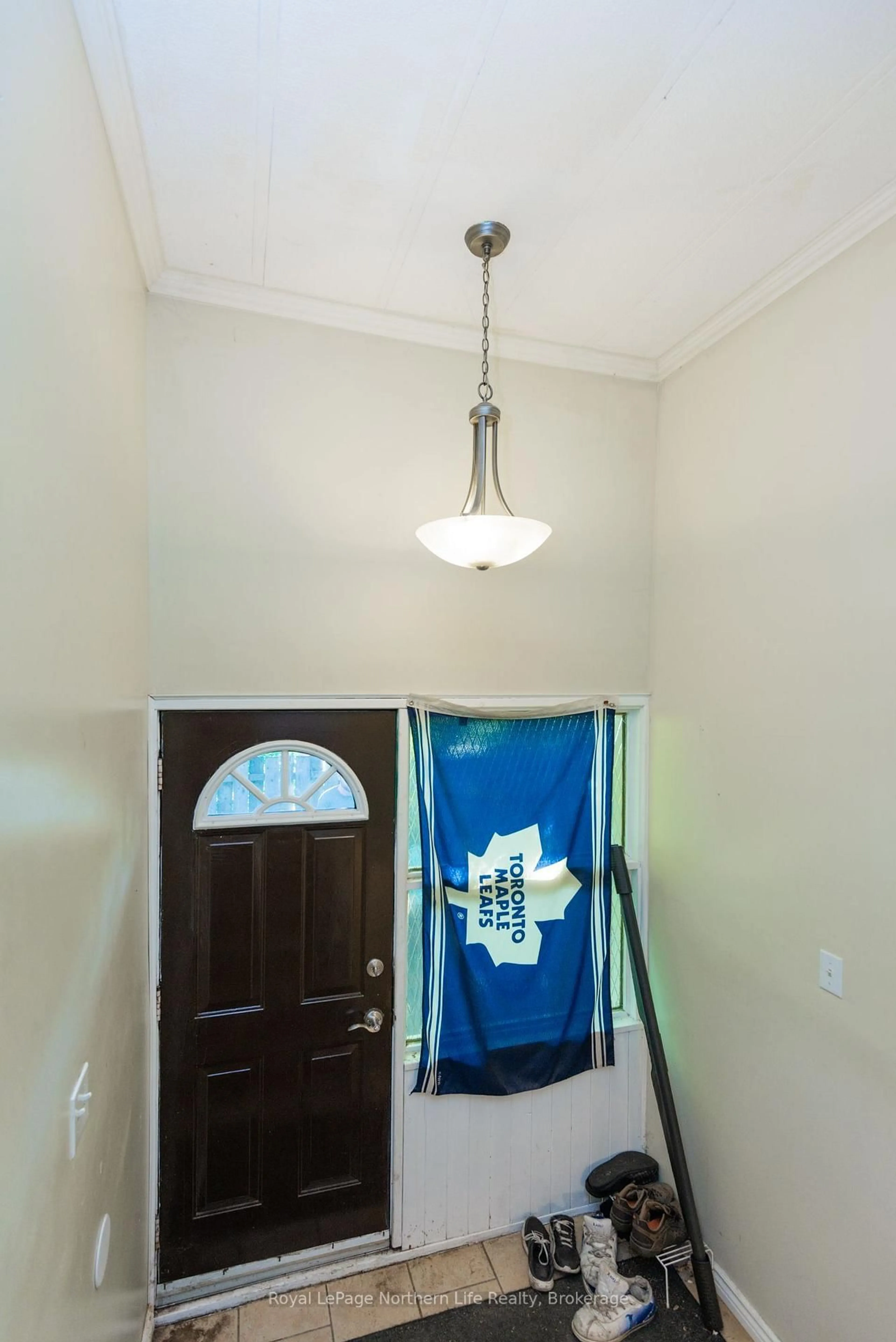 Indoor entryway for 3 David Crt, North Bay Ontario P1A 3W3