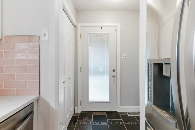 436 FERNDALE Ave, London South 5