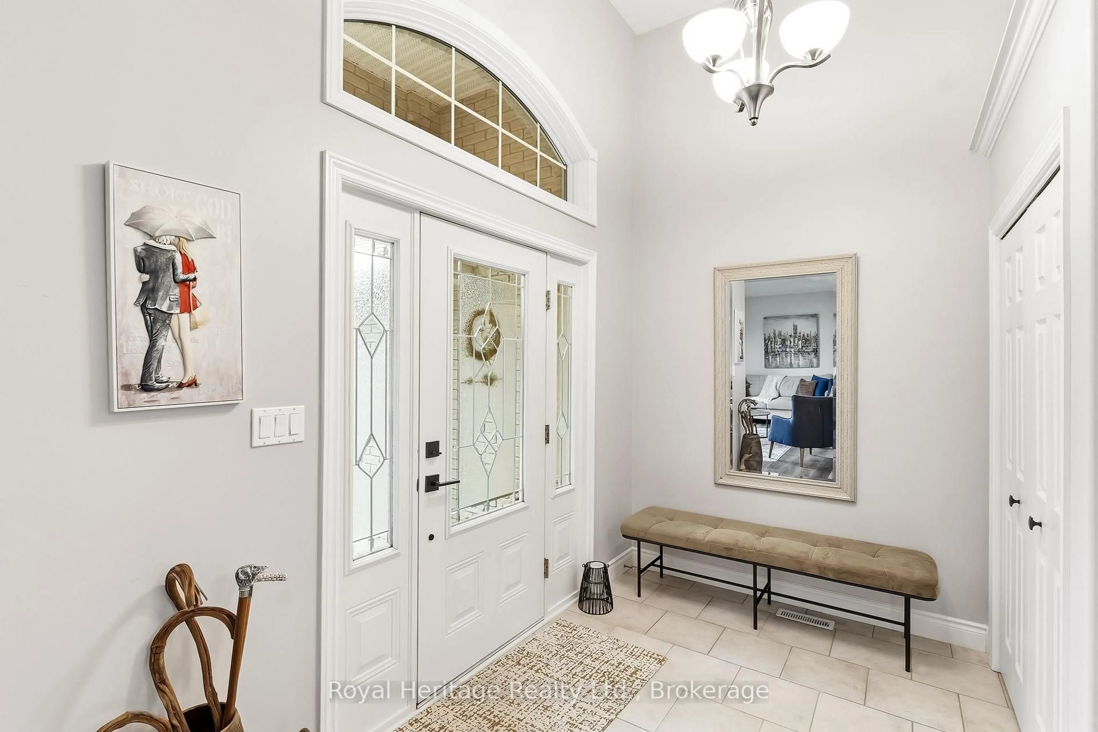 Indoor entryway for 24 Iroquois Ave, Brighton Ontario K0K 1H0