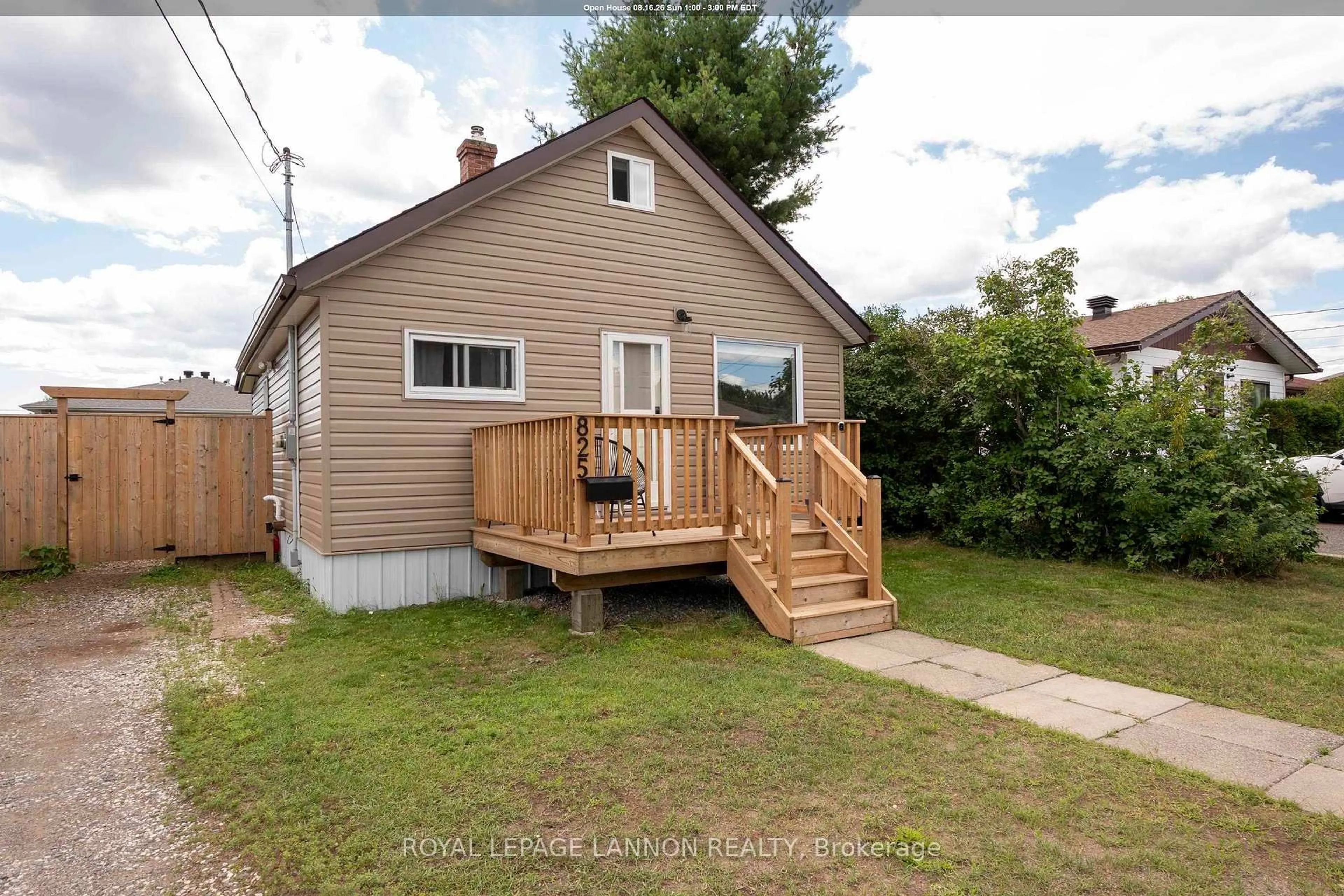 Unknown for 825 Newport Ave, Thunder Bay Ontario P7A 6J8