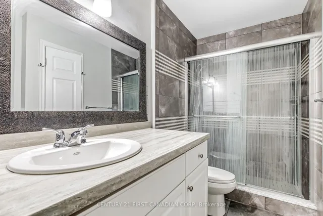 140 Conway Dr #6, London South 4