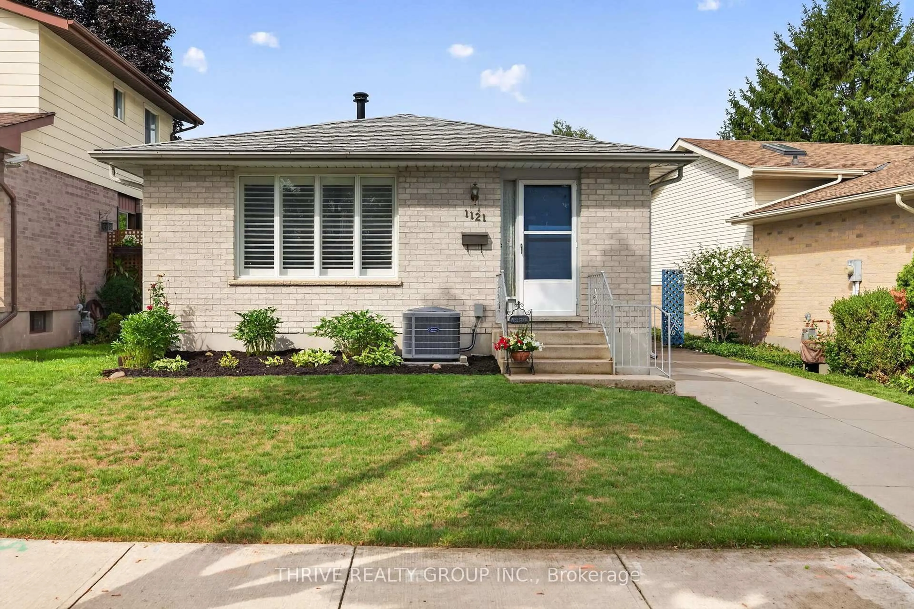 Home with brick exterior material, street for 1121 Gatewood Rd, London East Ontario N5Y 4Z3