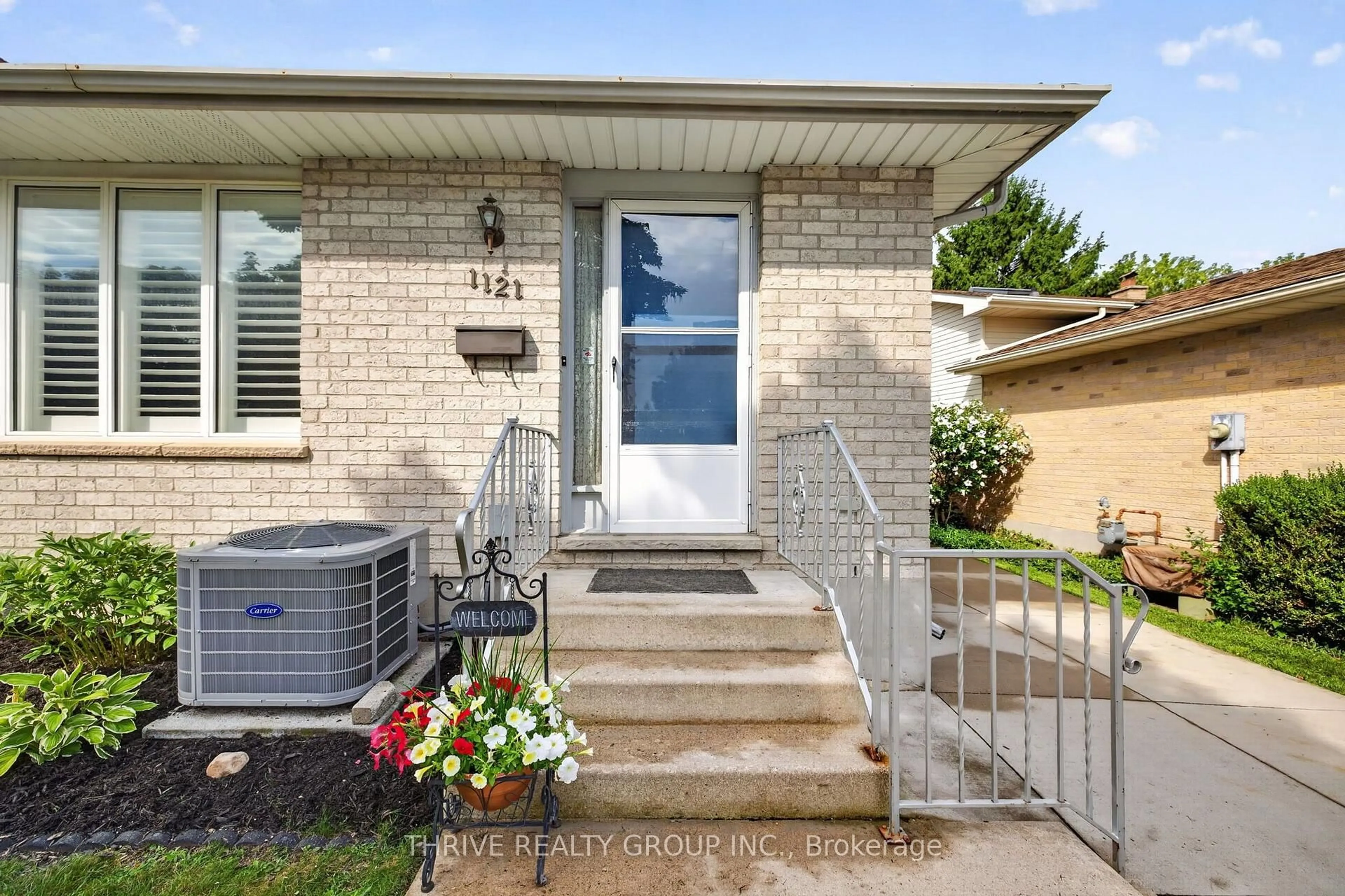 Home with brick exterior material, street for 1121 Gatewood Rd, London East Ontario N5Y 4Z3
