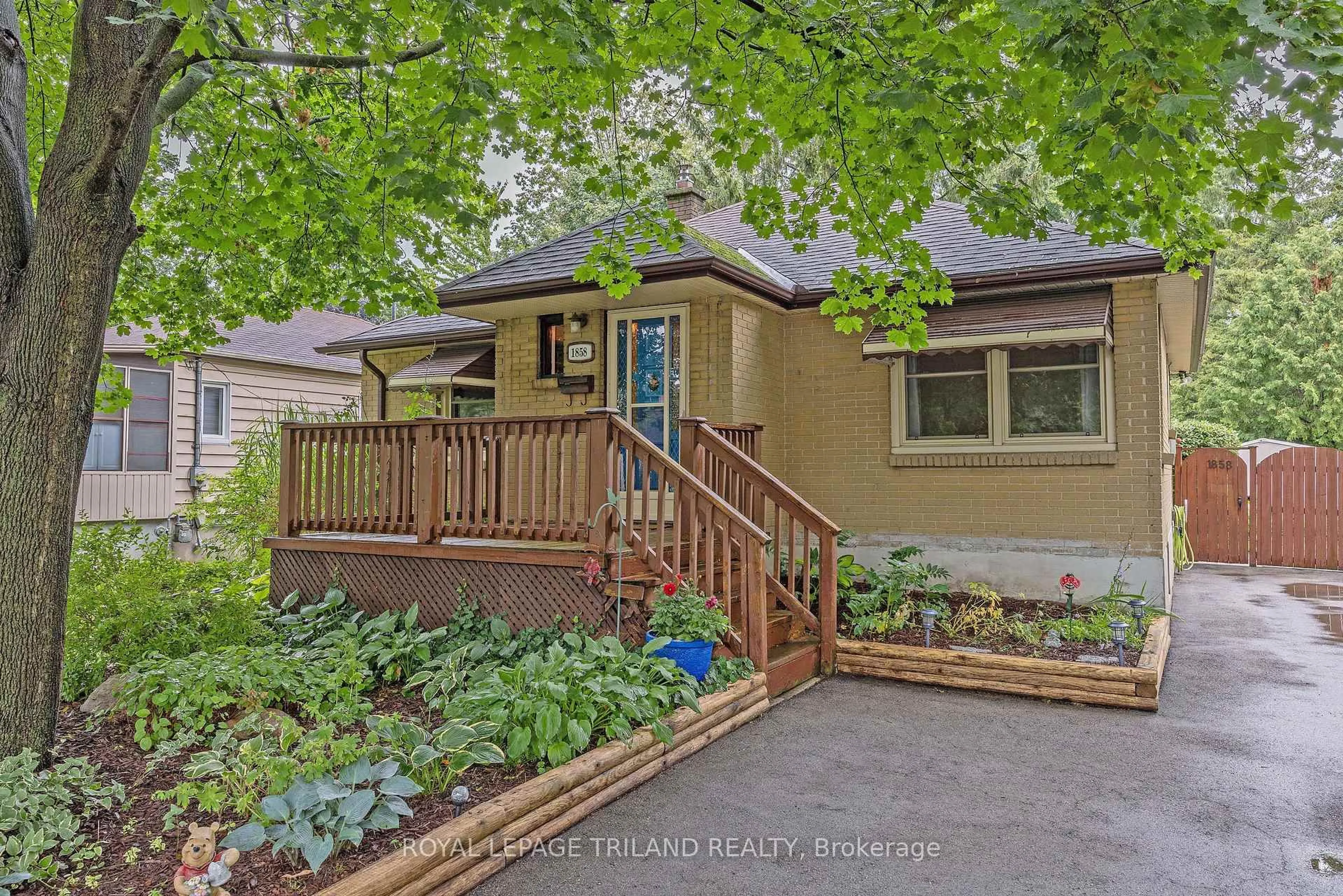 Unknown for 1858 Park Ave, London East Ontario N5W 2J8
