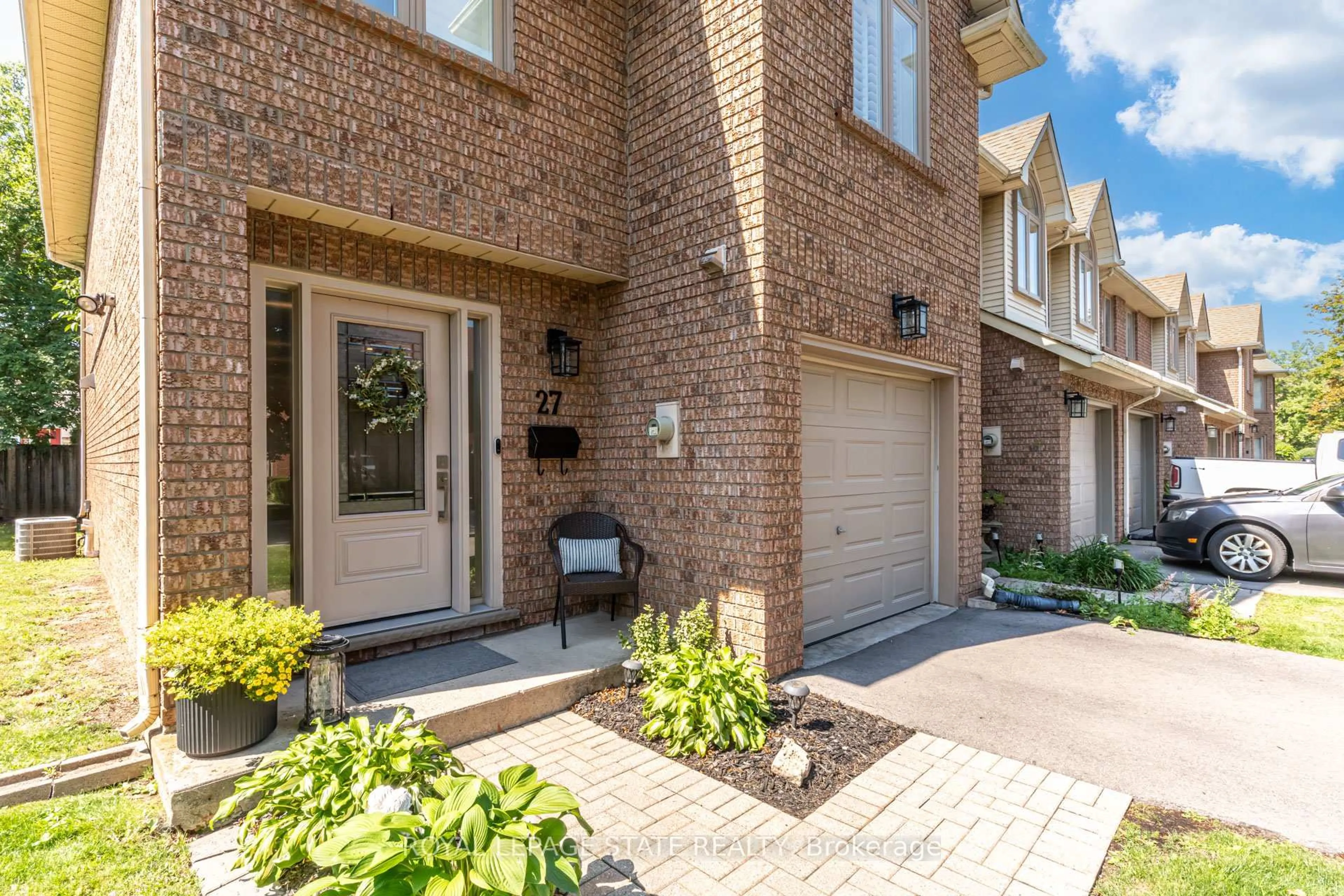 Home with brick exterior material, street for 502 Barton St #27, Hamilton Ontario L8E 5B5