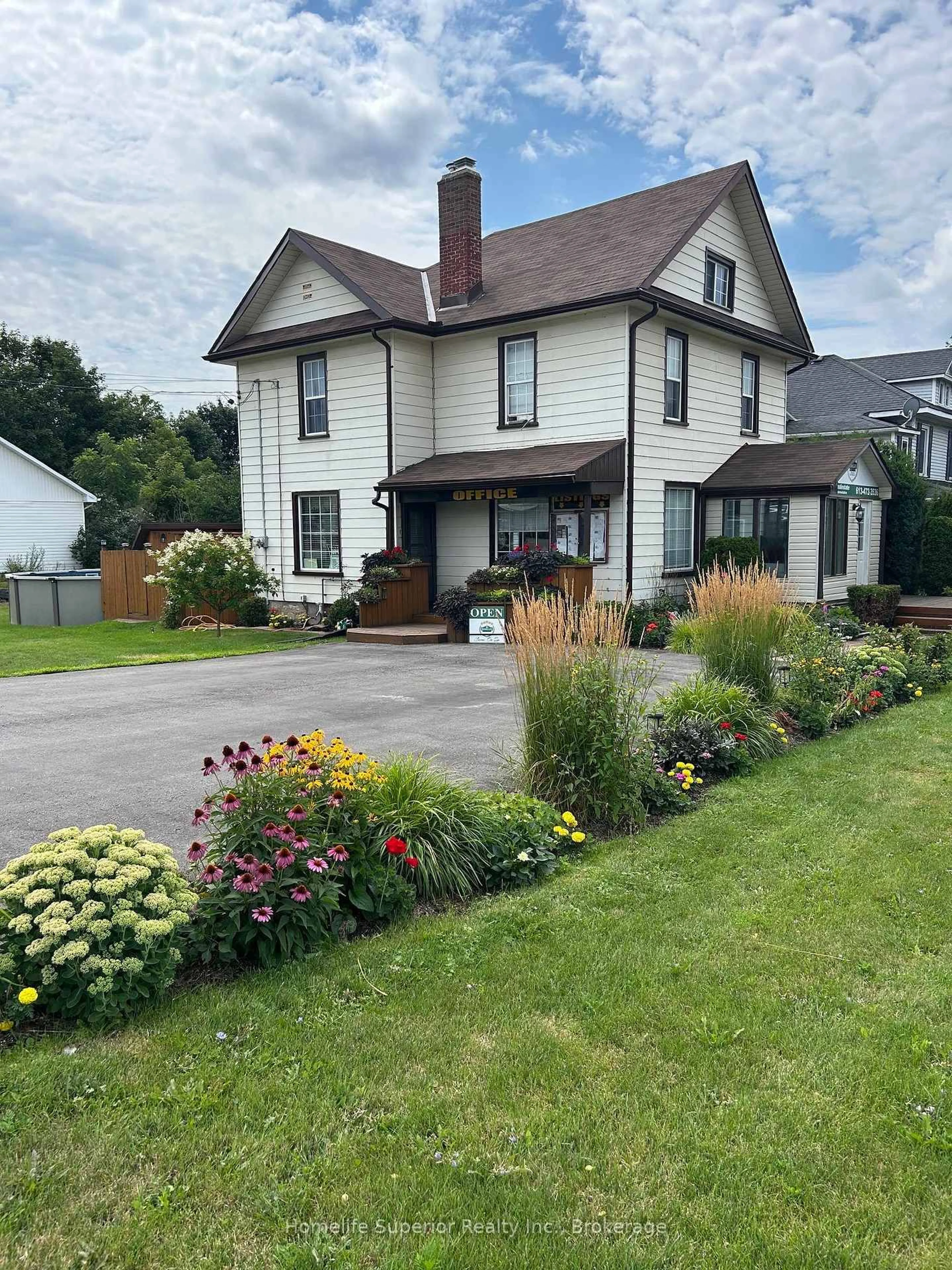 A pic from outside/outdoor area/front of a property/back of a property/a pic from drone, street for 34 Matthew St, Limoges Ontario K0K 2M0