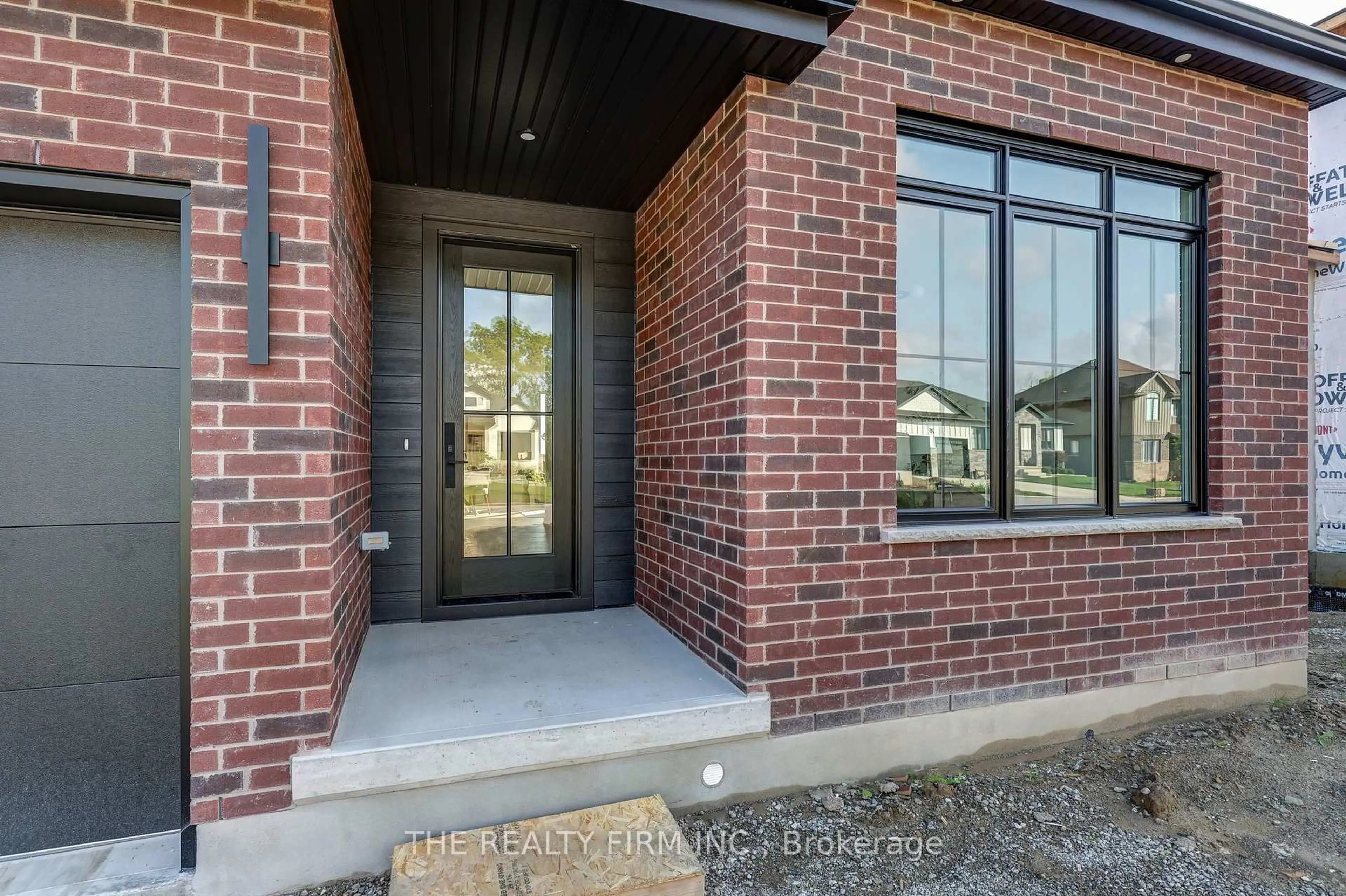Home with brick exterior material, street for 79 Royal Cres, Southwold Ontario N5P 0G2