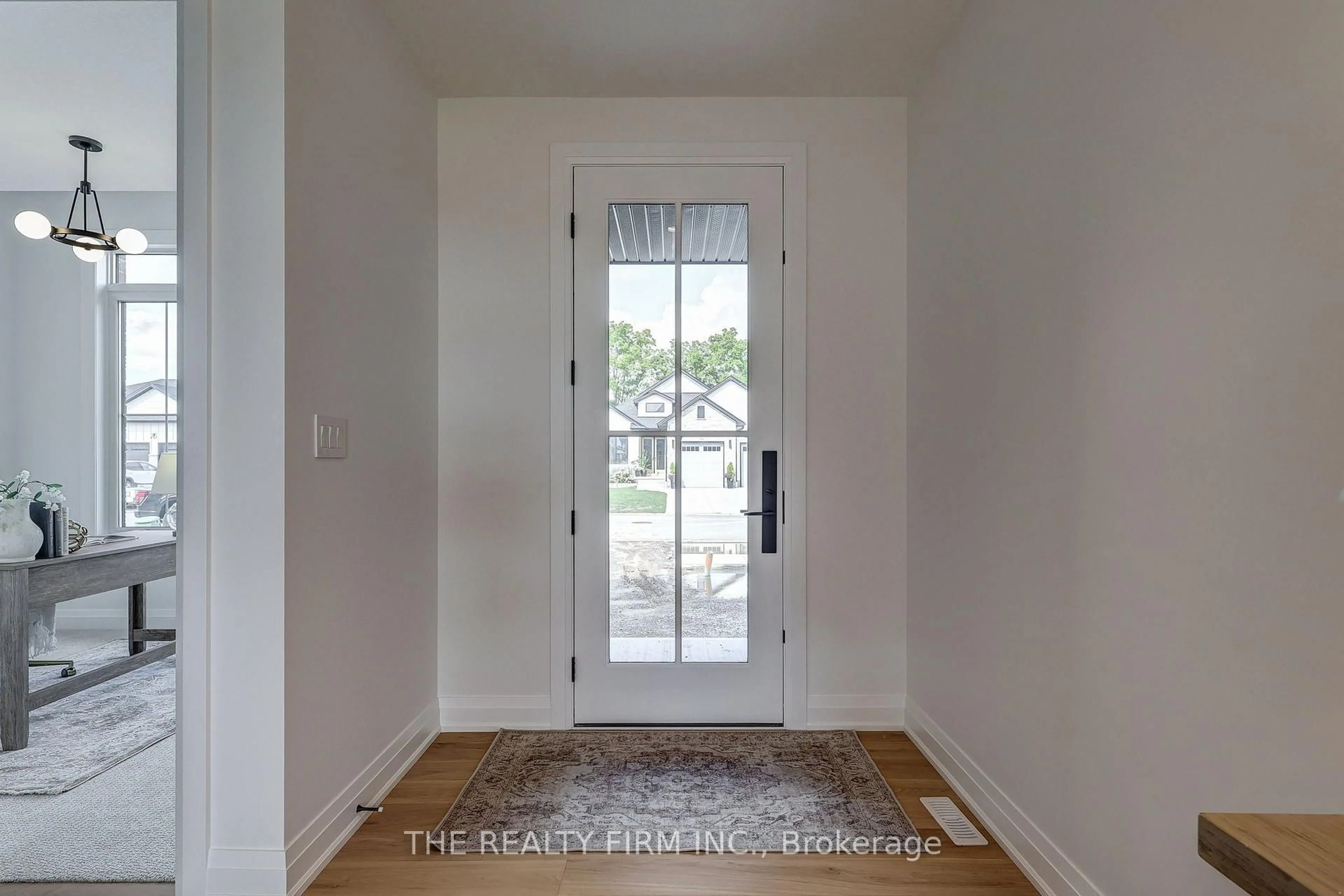 Indoor entryway for 79 Royal Cres, Southwold Ontario N5P 0G2