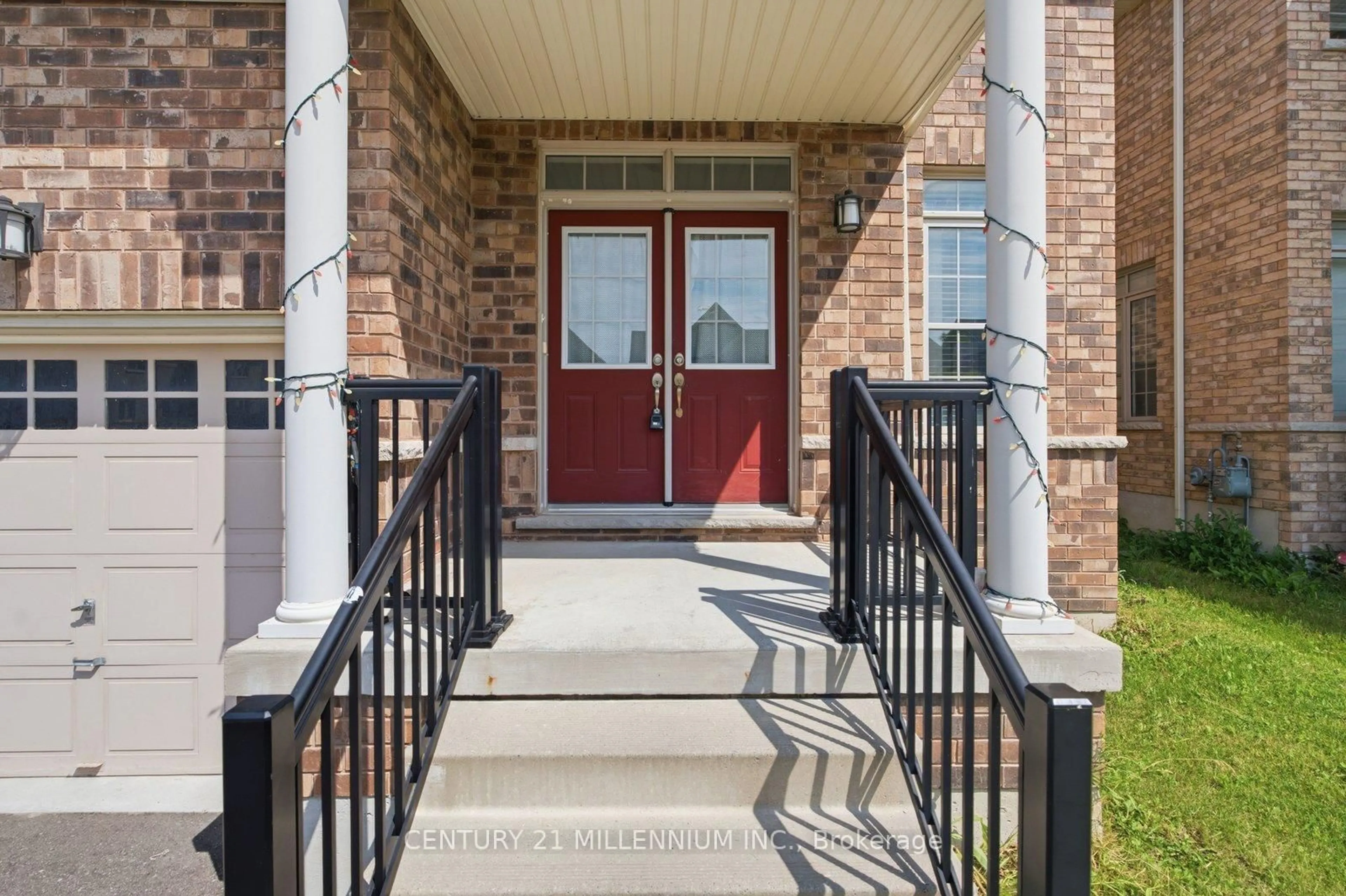 Indoor entryway for 1153 Upper Thames Dr, Woodstock Ontario N4T 0L4