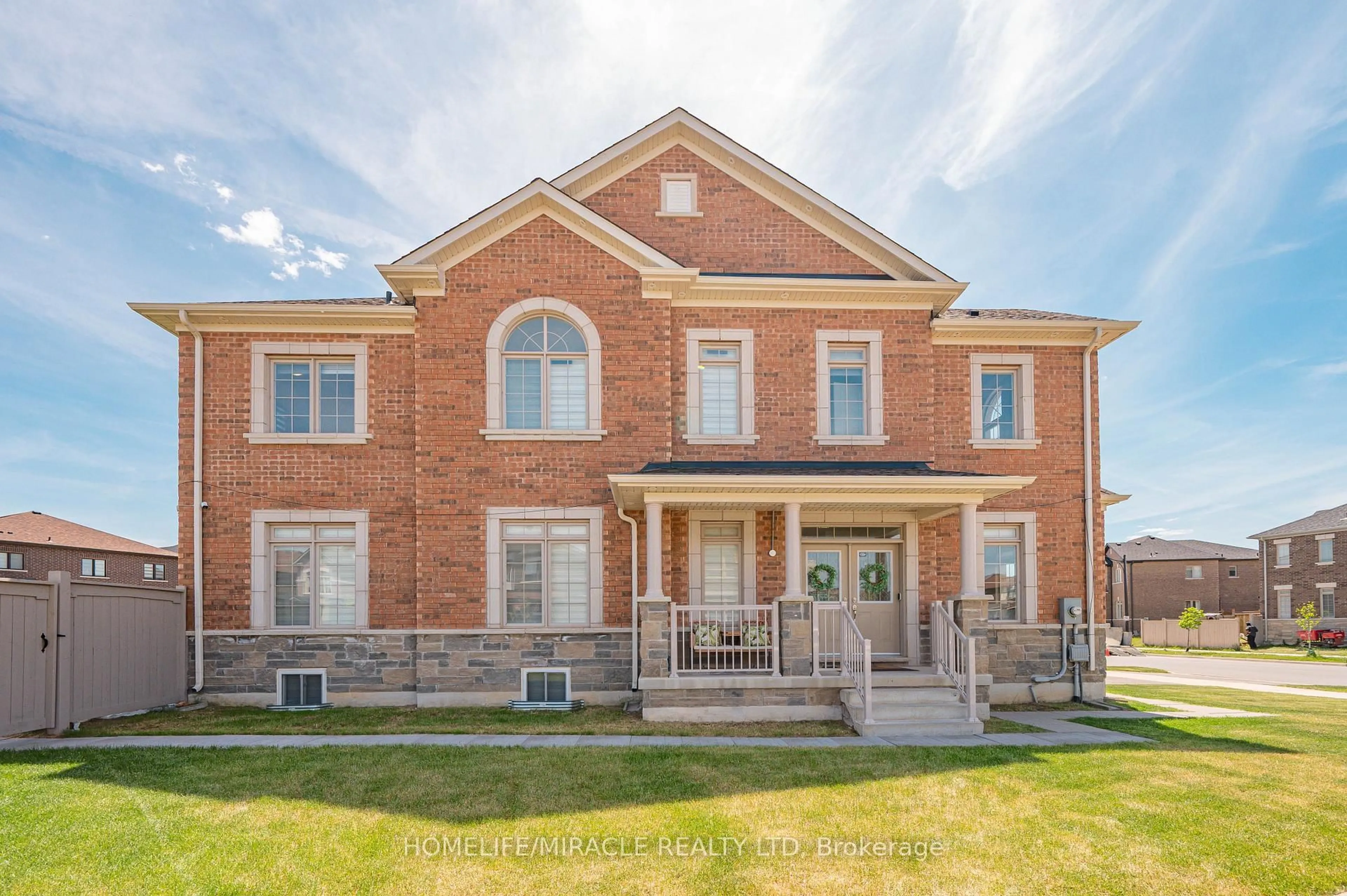 Home with brick exterior material, building for 220 Great Falls Blvd, Hamilton Ontario L8B 1Z1