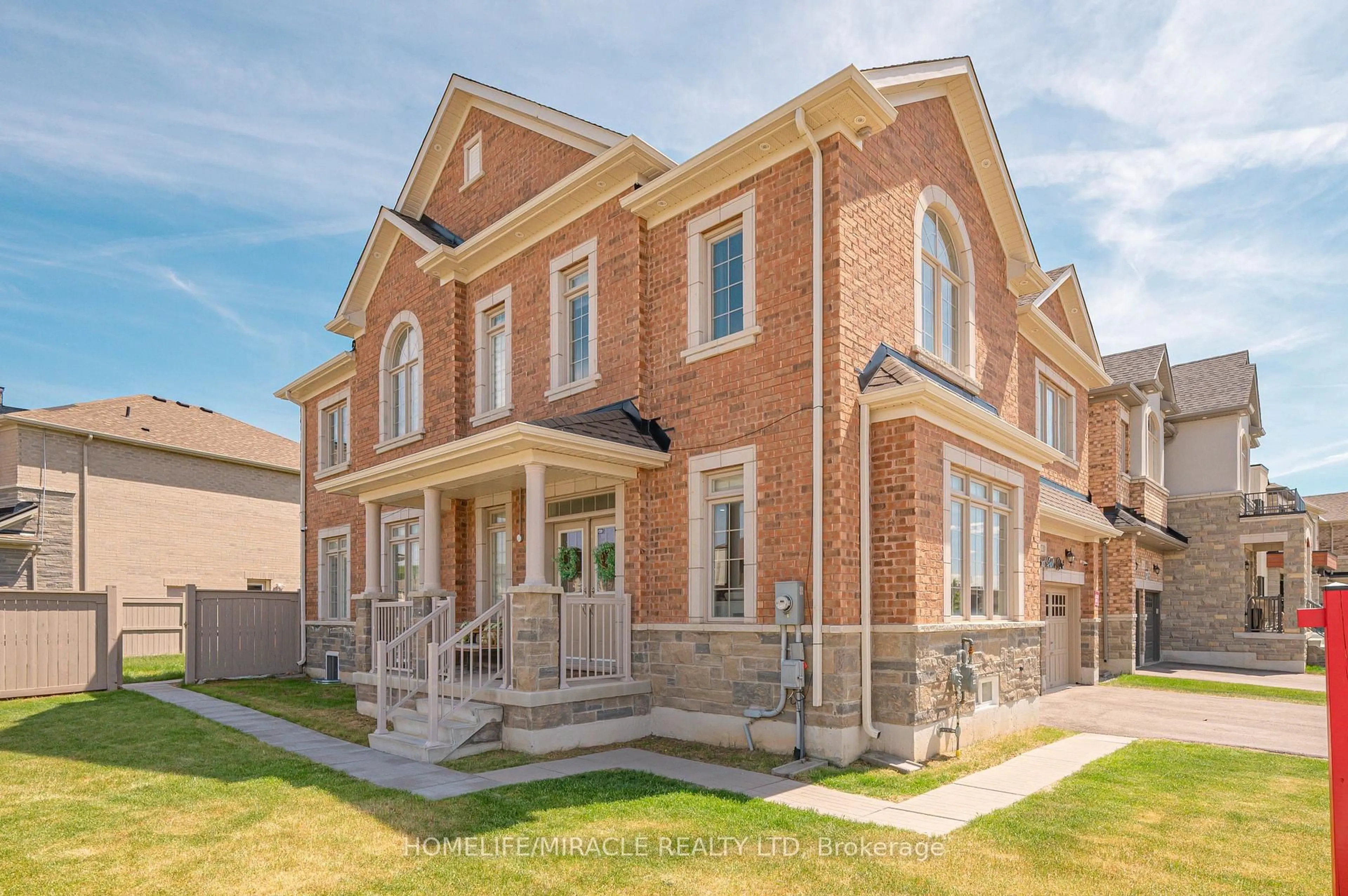 Home with brick exterior material, building for 220 Great Falls Blvd, Hamilton Ontario L8B 1Z1