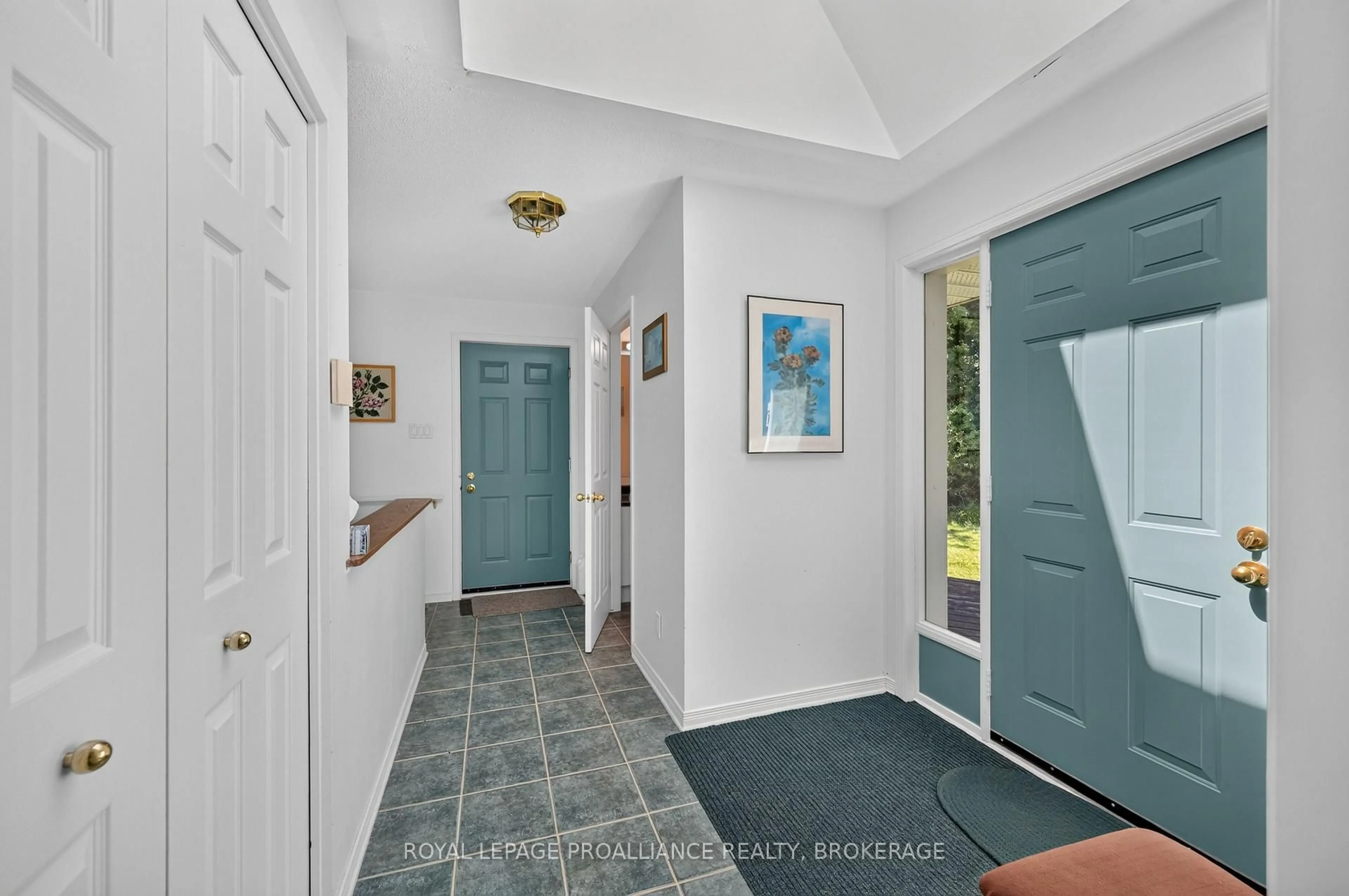 Indoor entryway for 5267 Holmes Rd, Inverary Ontario K0H 1X0