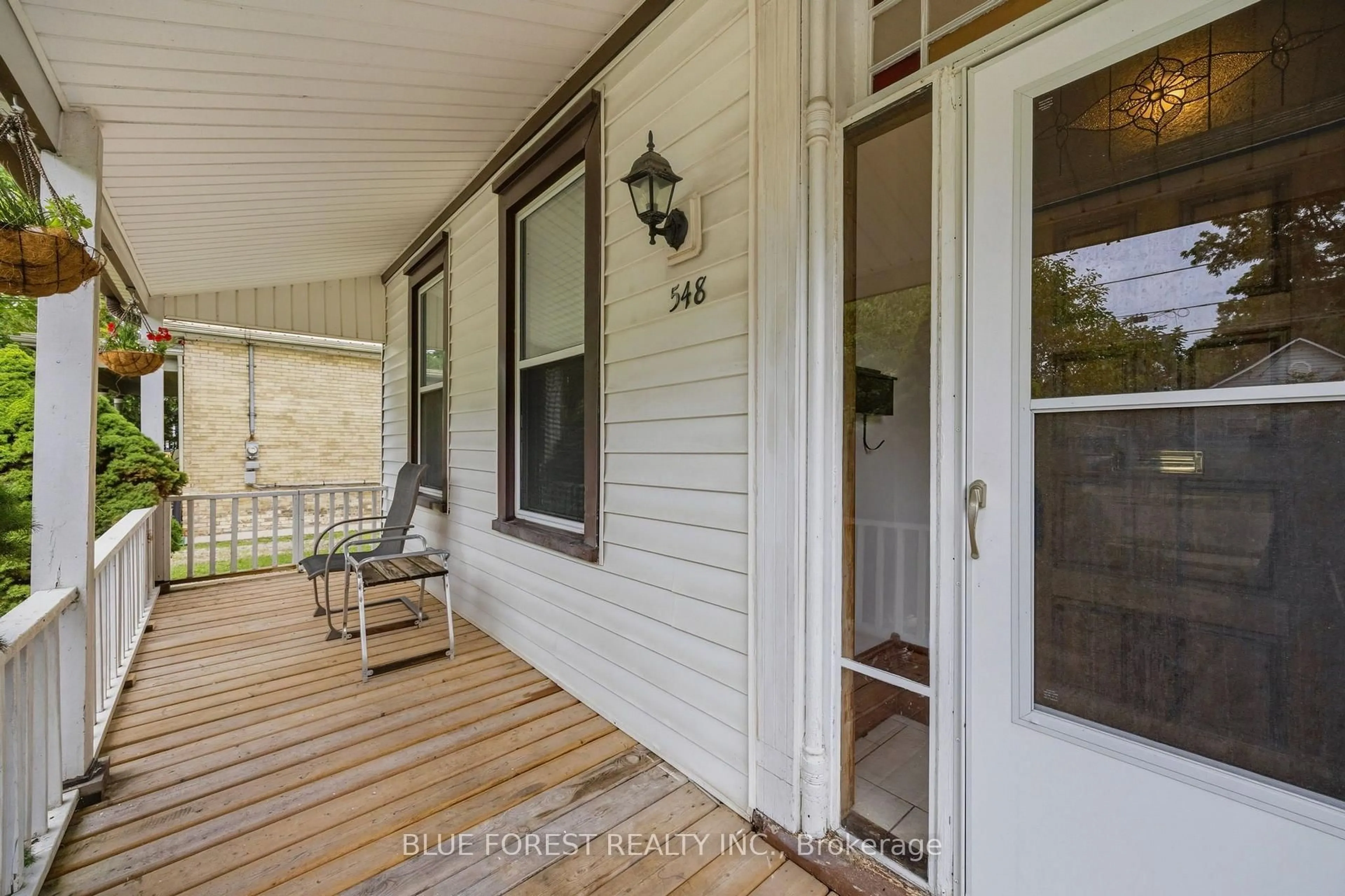 Unknown for 548 Elizabeth St, London East Ontario N5W 3S4
