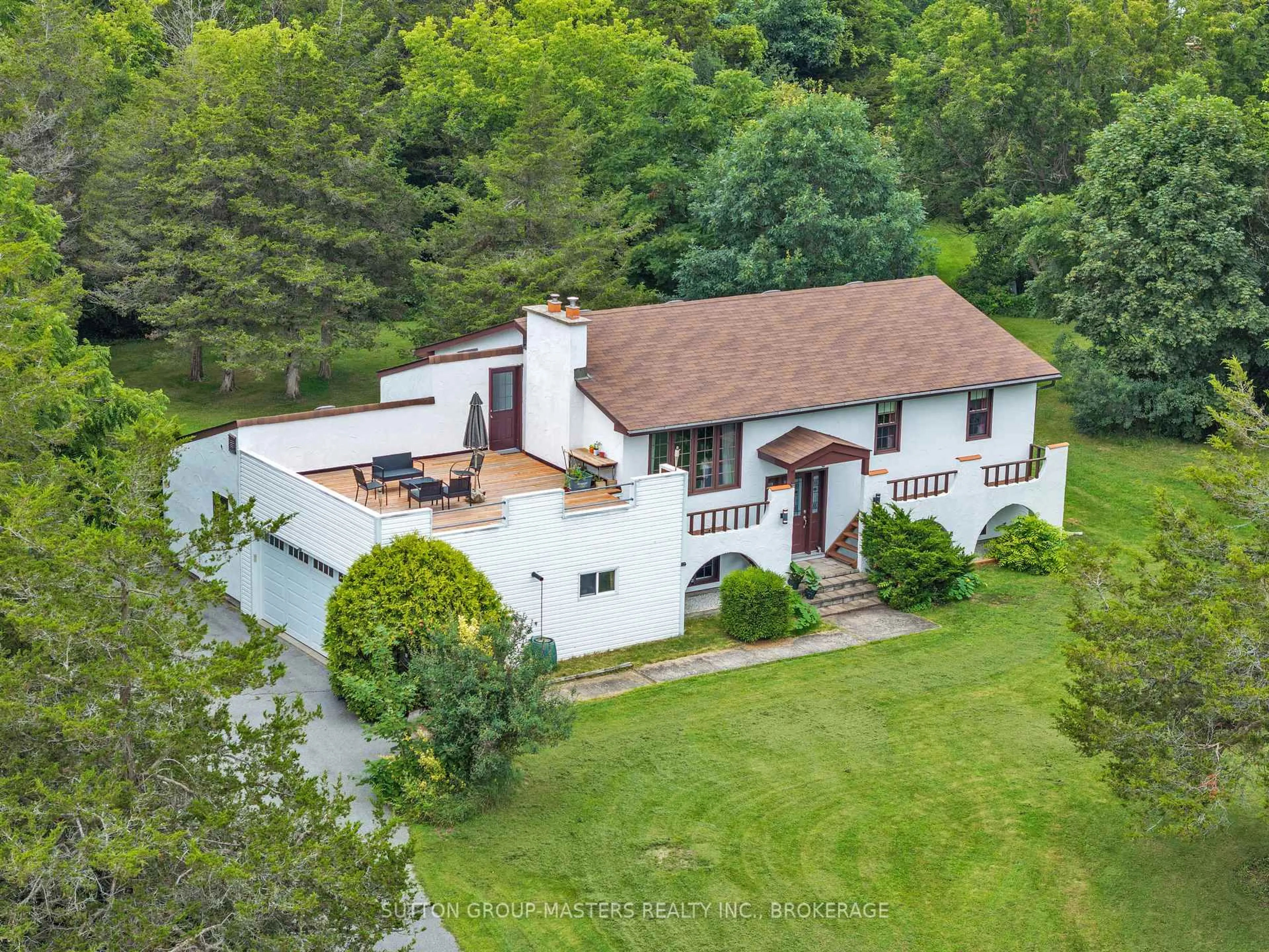 A pic from outside/outdoor area/front of a property/back of a property/a pic from drone, unknown for 2 Stonehead Circ, Kingston Ontario K7L 4V1