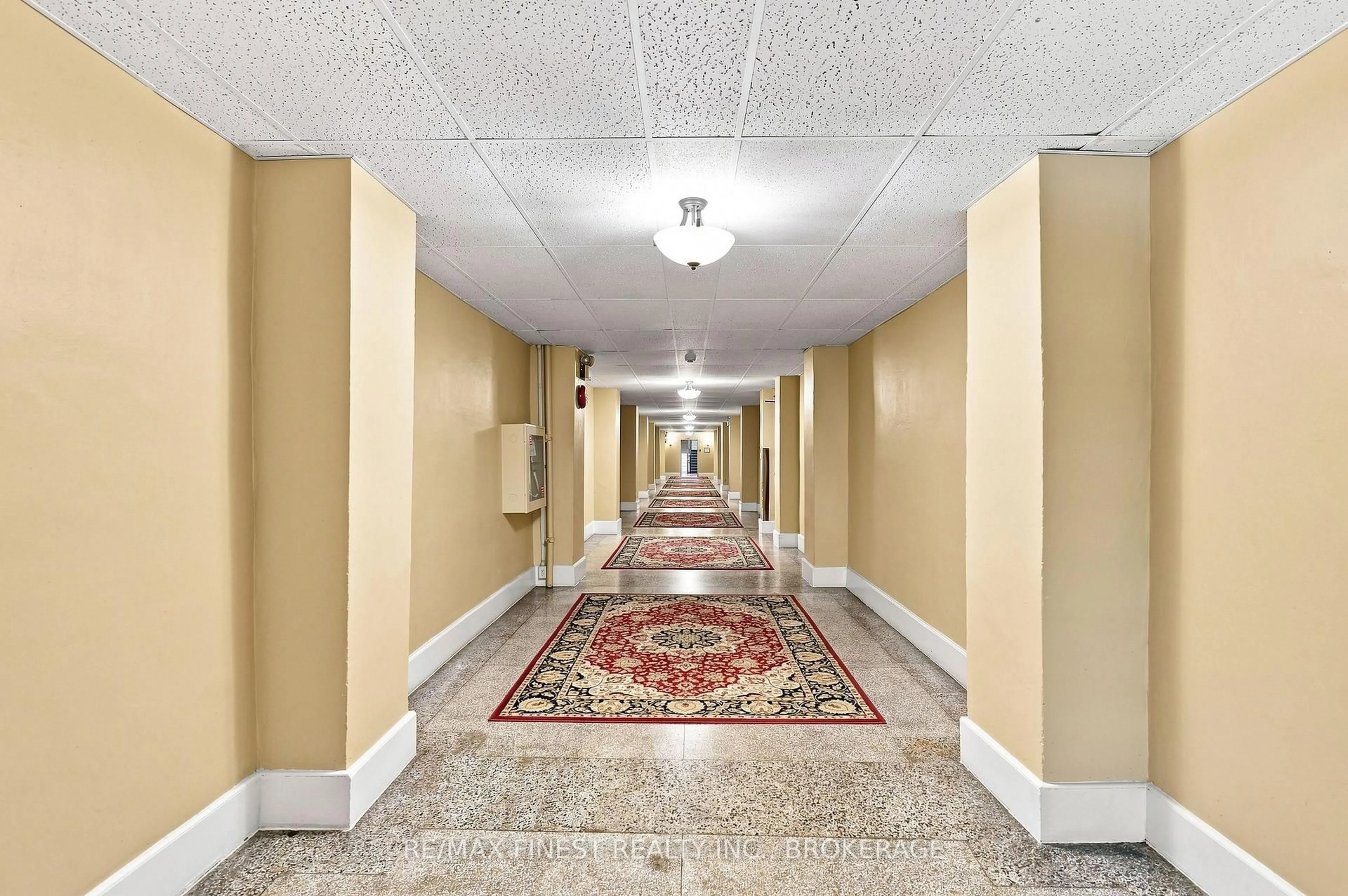 Indoor foyer for 67 Sydenham St #201, Kingston Ontario K7L 3H2