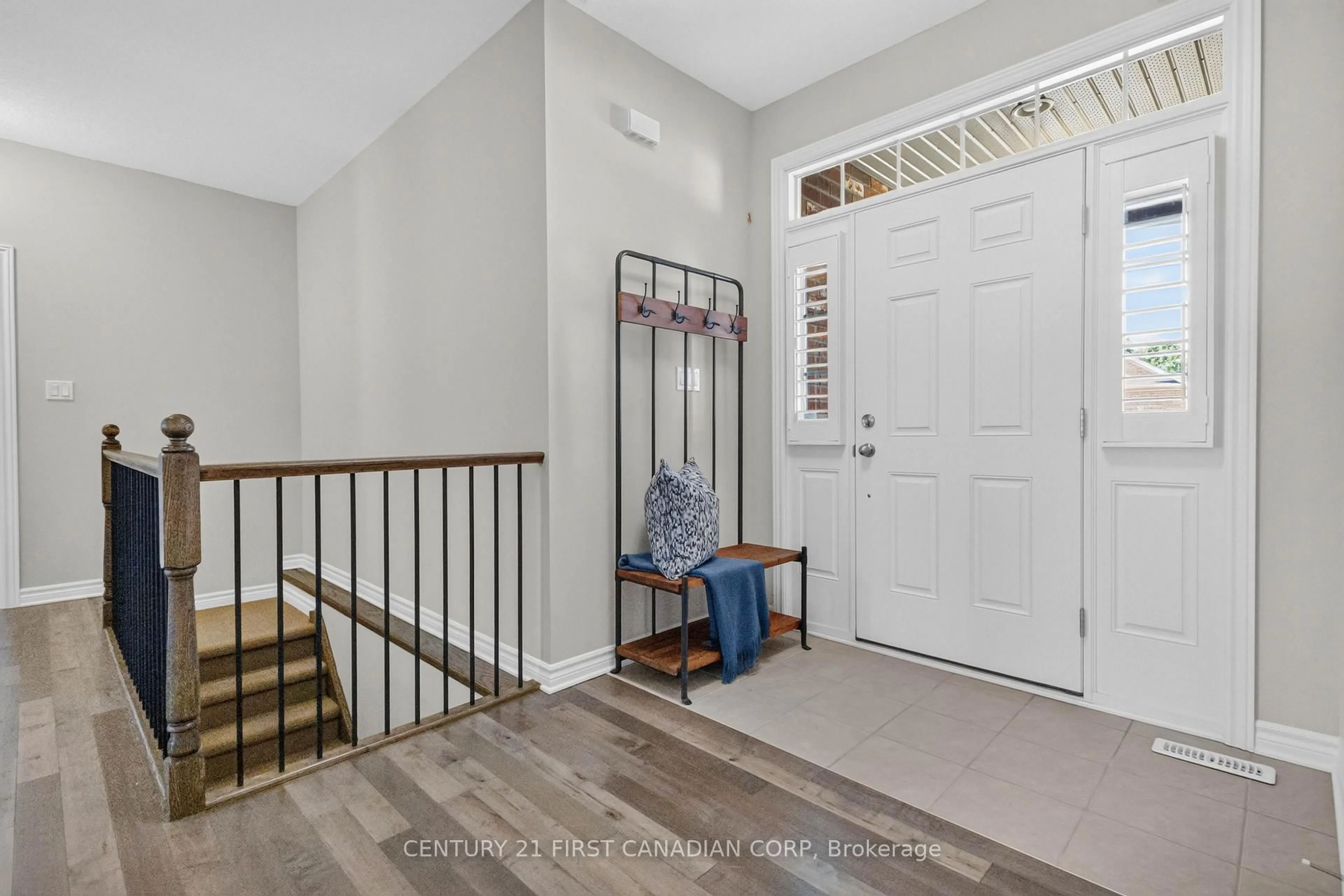 Indoor entryway for 3183 Pincombe Dr, London South Ontario N6L 0B4
