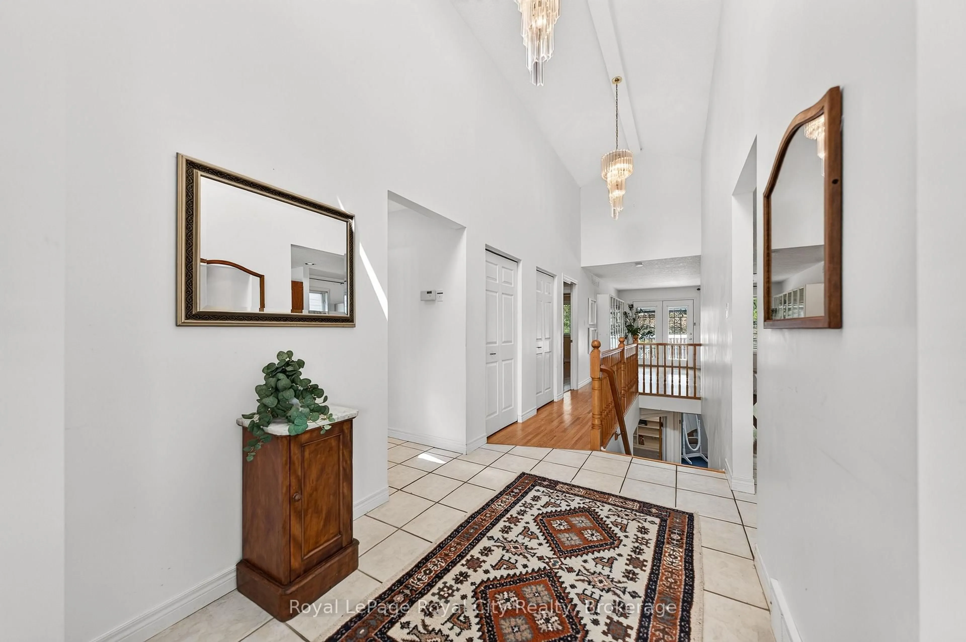 Indoor foyer for 8 Whitetail Crt, Guelph Ontario N1L 1H6
