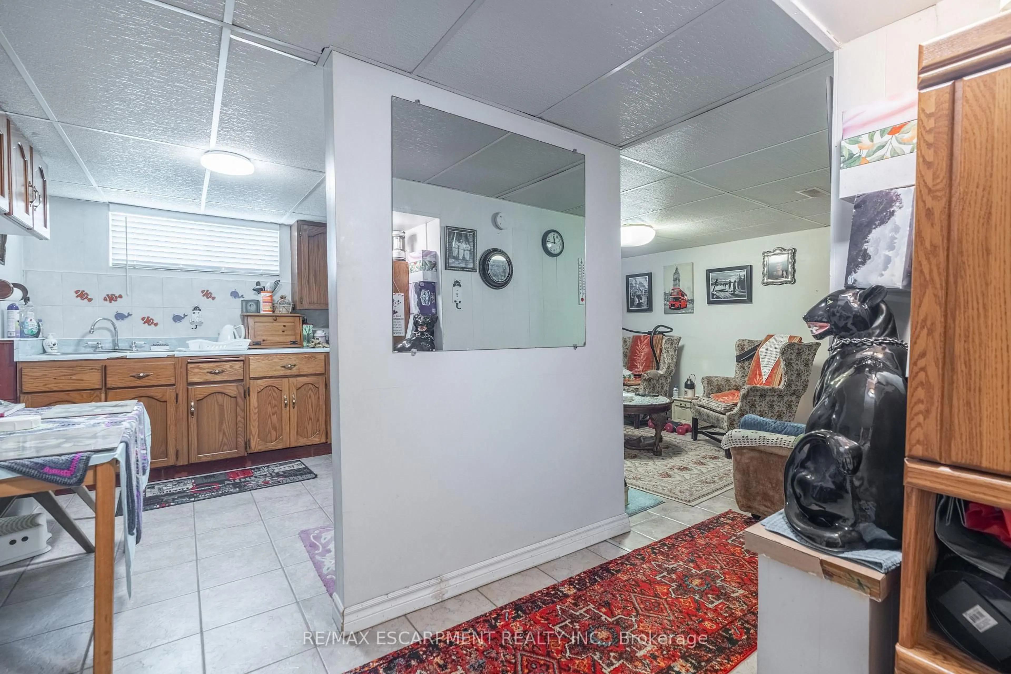 Unknown for 374 Upper Wentworth St, Hamilton Ontario L9A 4T5