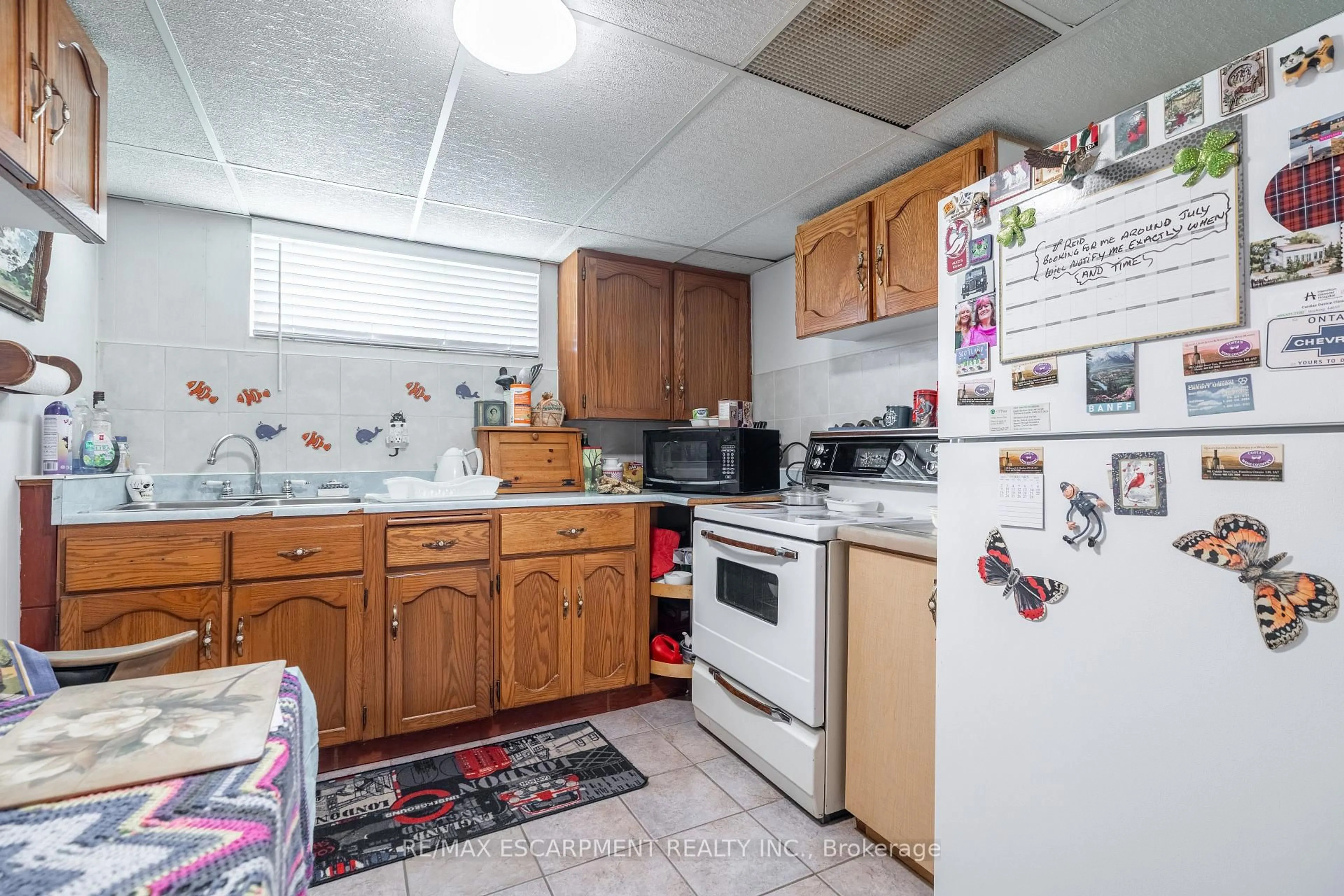 Standard kitchen, unknown for 374 Upper Wentworth St, Hamilton Ontario L9A 4T5