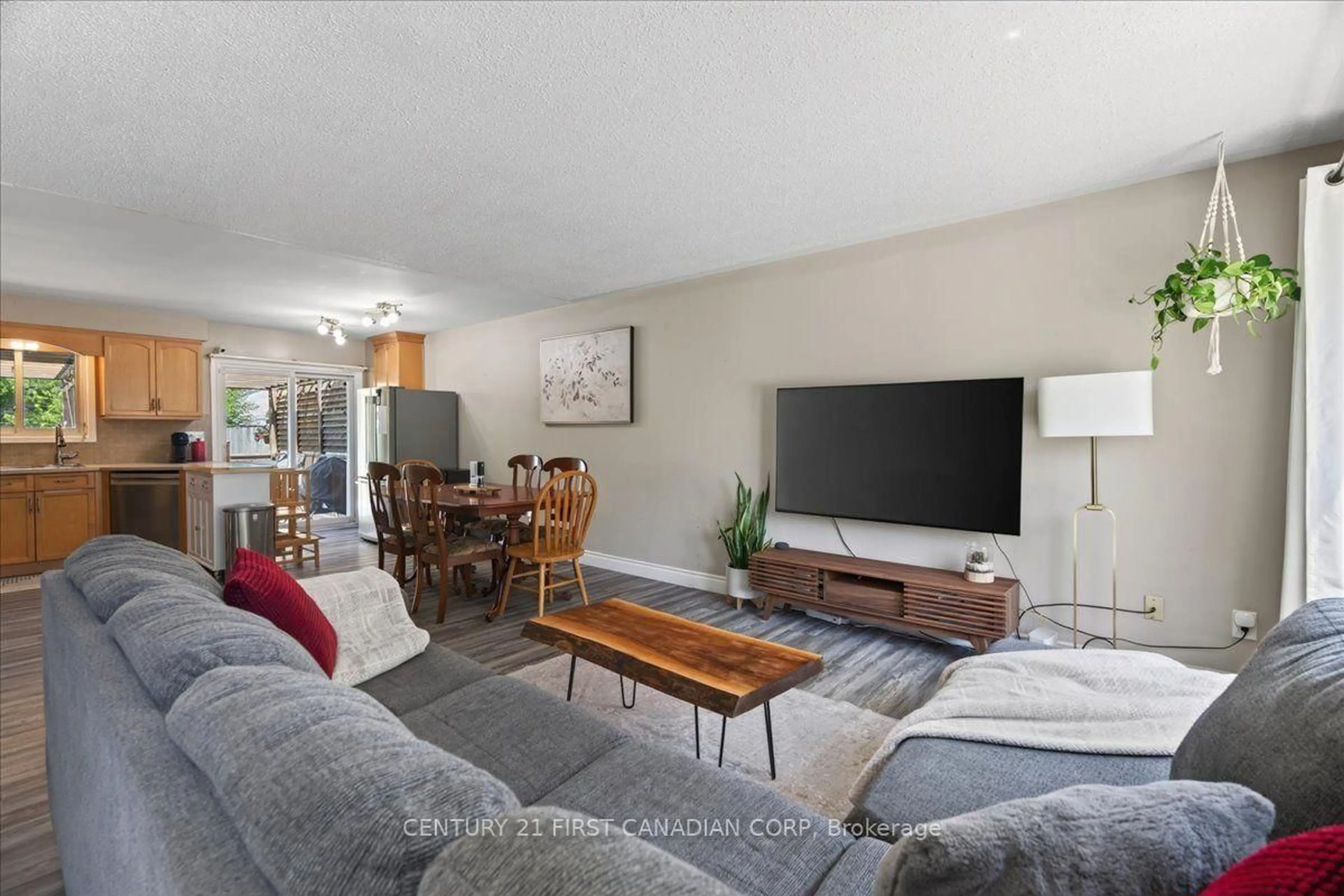 Living room with furniture, unknown for 248 Ardsley Cres, London North Ontario N6G 3W7