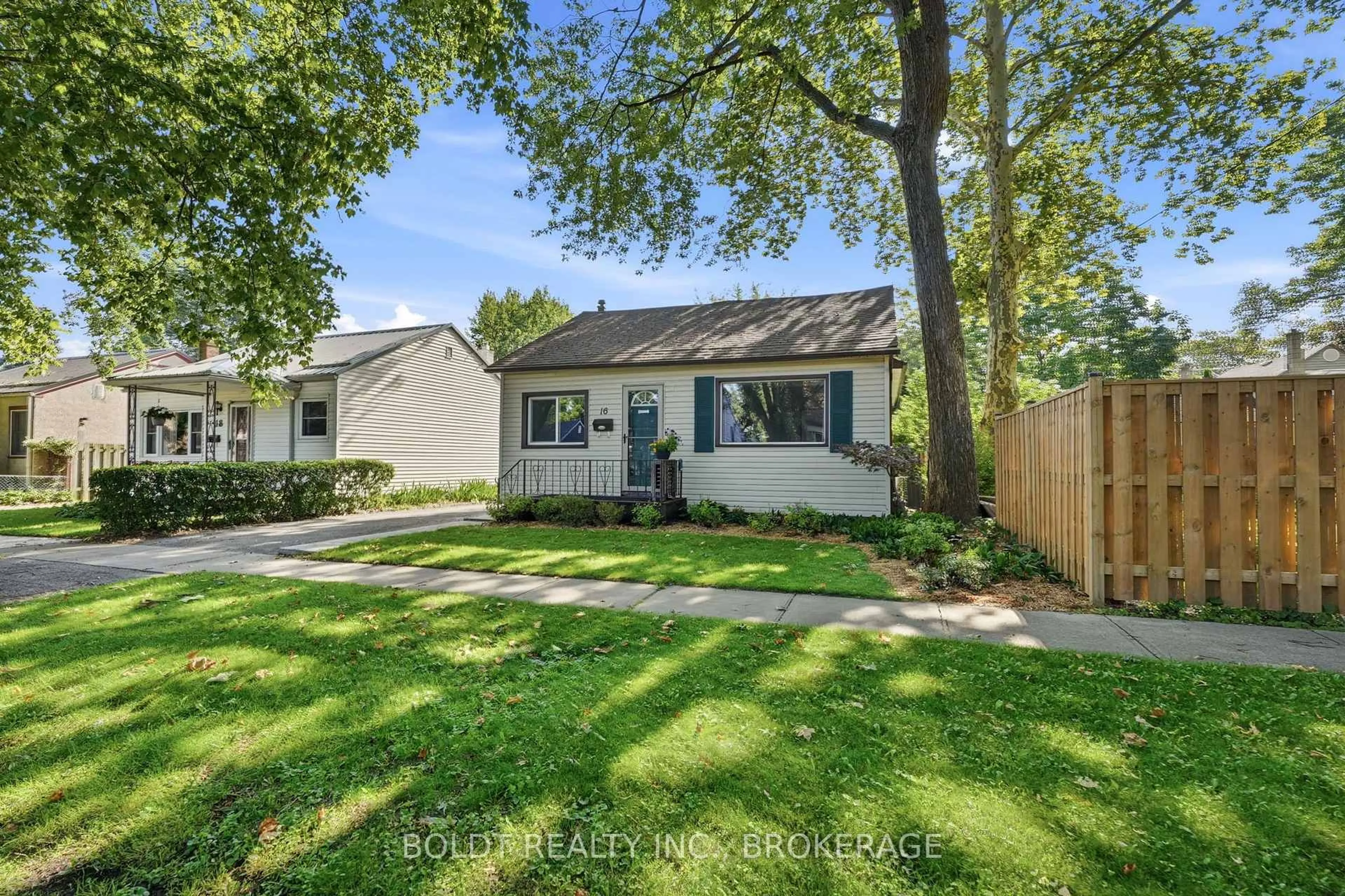 Unknown for 16 Longfellow Ave, St. Catharines Ontario L2R 6N5