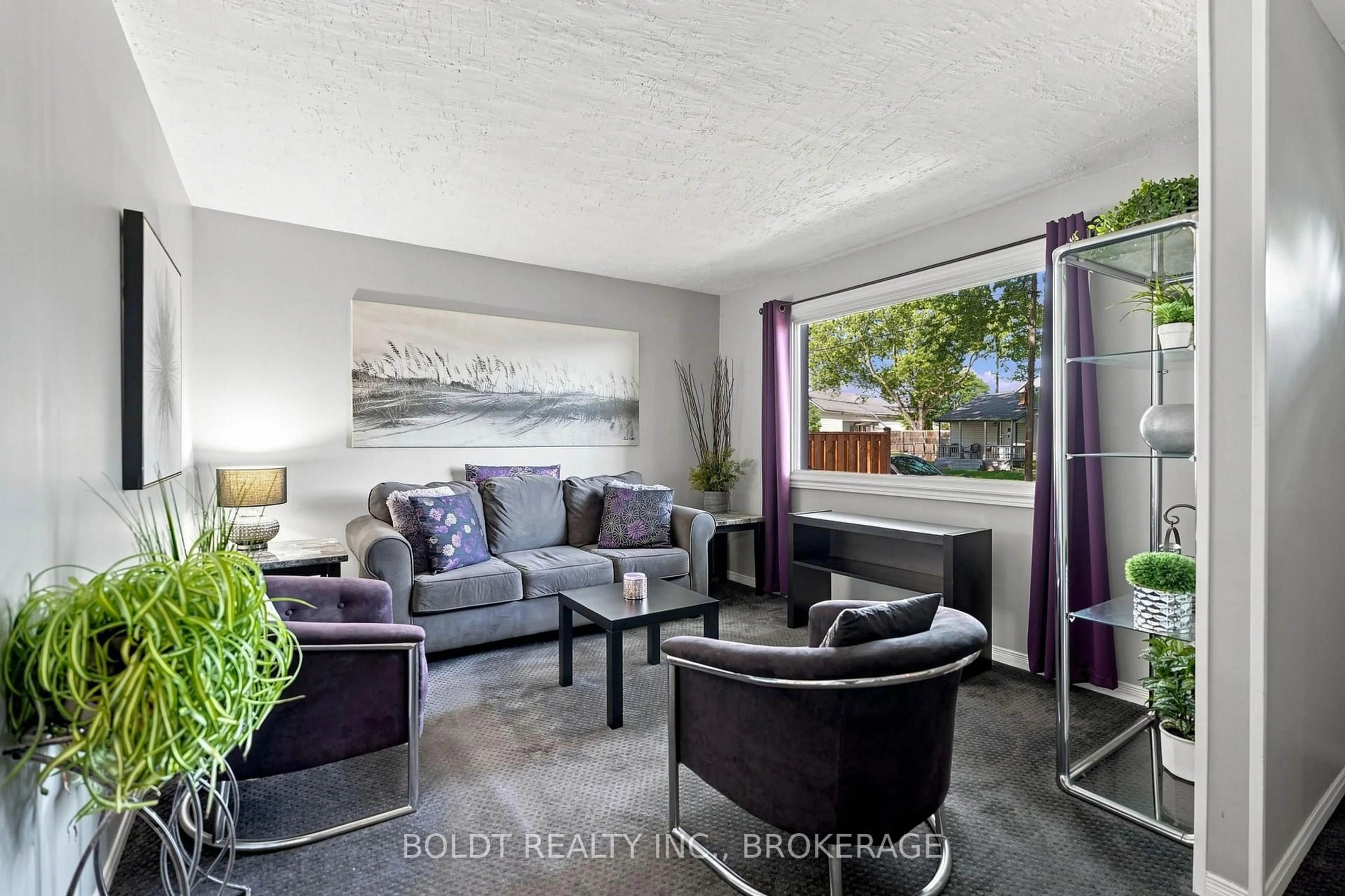 Living room with furniture, unknown for 16 Longfellow Ave, St. Catharines Ontario L2R 6N5