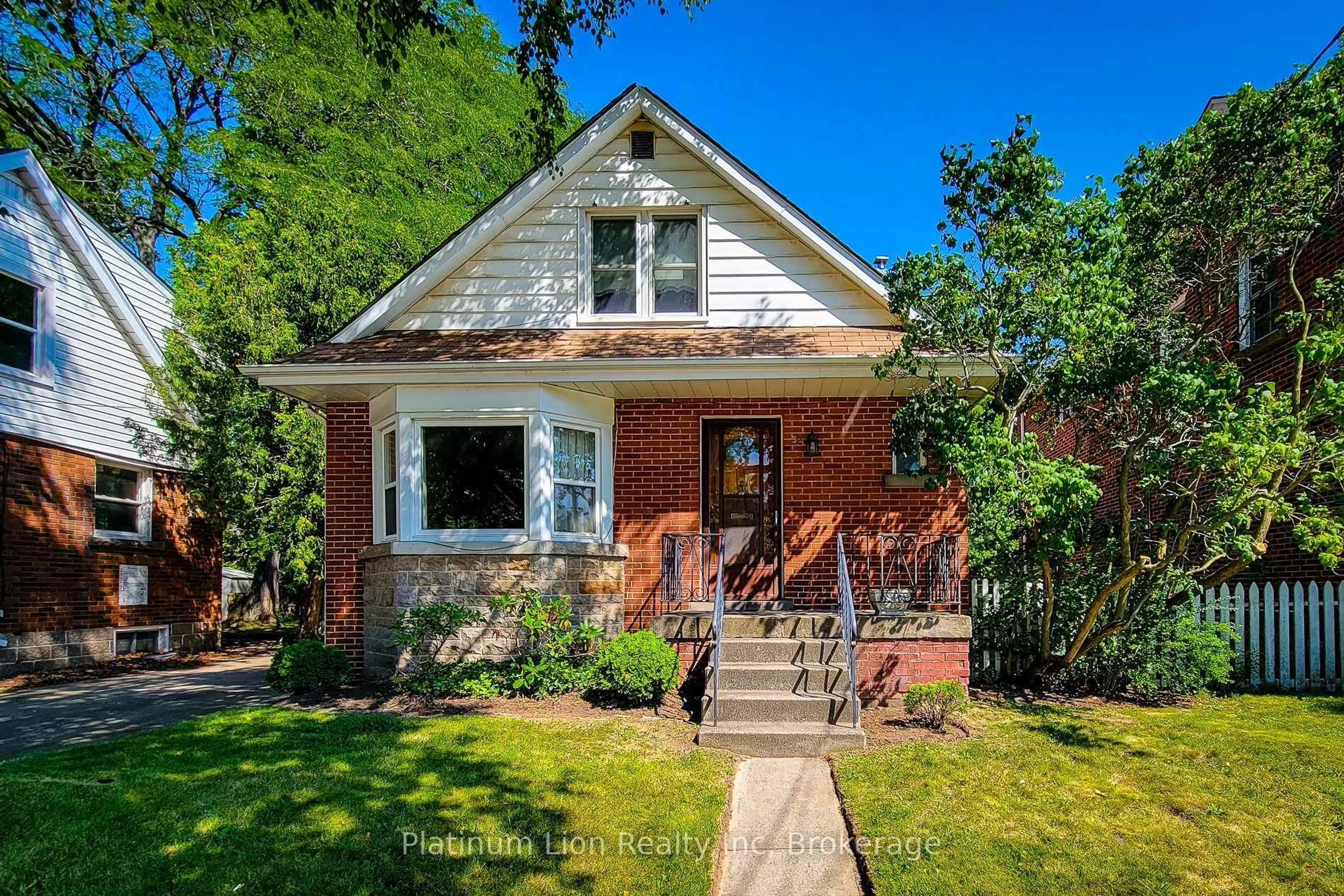 Home with brick exterior material, street for 30 Sanders Blvd, Hamilton Ontario L8S 3J3