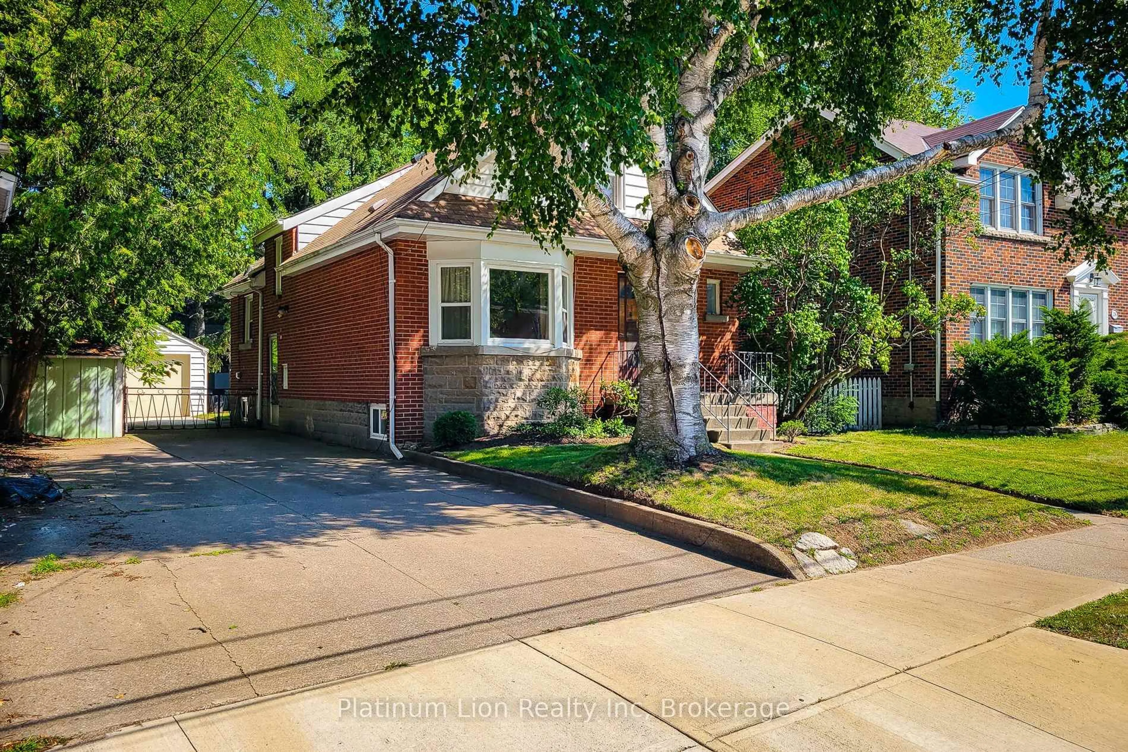 Home with brick exterior material, street for 30 Sanders Blvd, Hamilton Ontario L8S 3J3