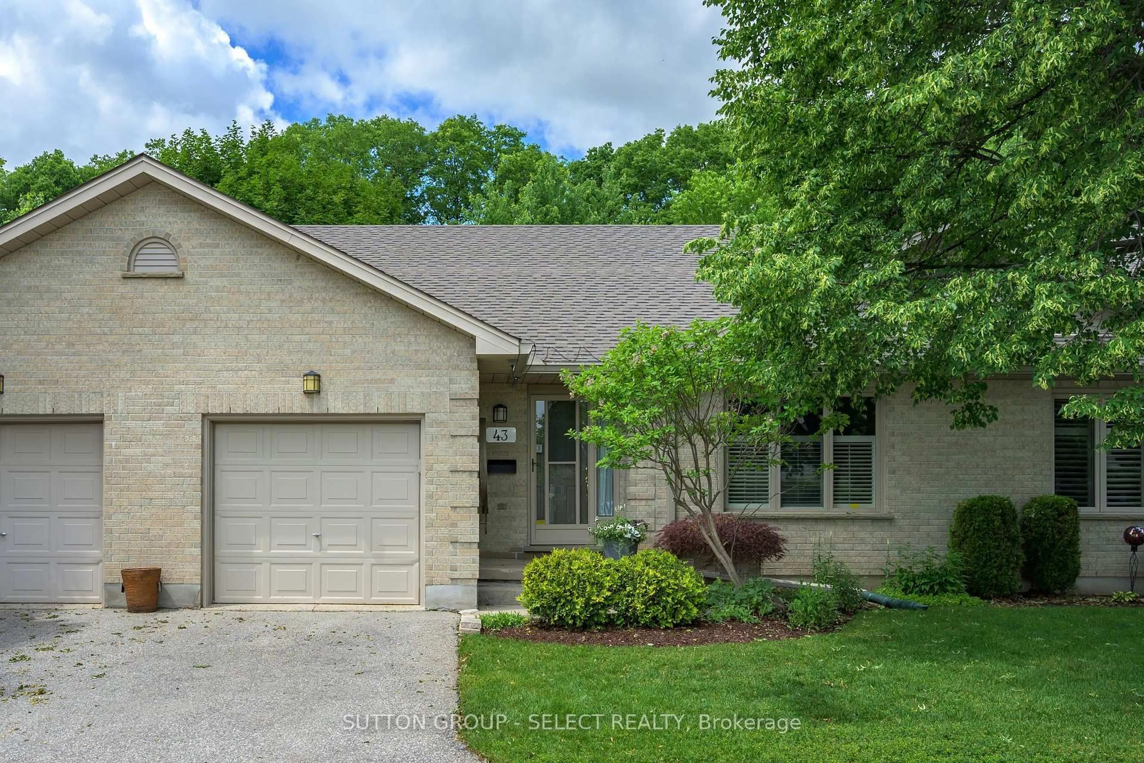 Home with brick exterior material, street for 99 Edgevalley Rd #43, London East Ontario N5Y 5N1