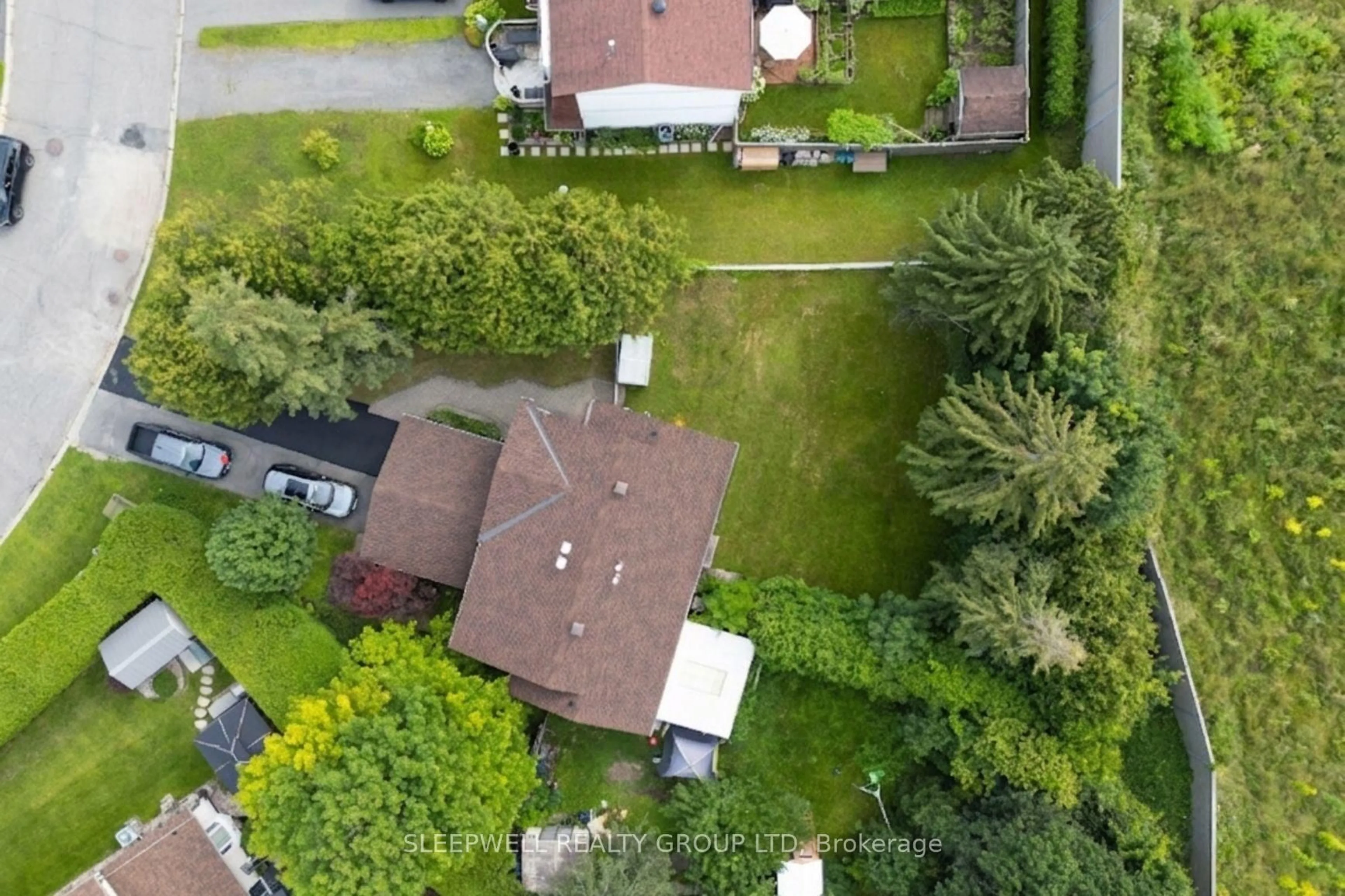 A pic from outside/outdoor area/front of a property/back of a property/a pic from drone, street for 280 Pintail Terr, Orleans Ontario K1E 2A1