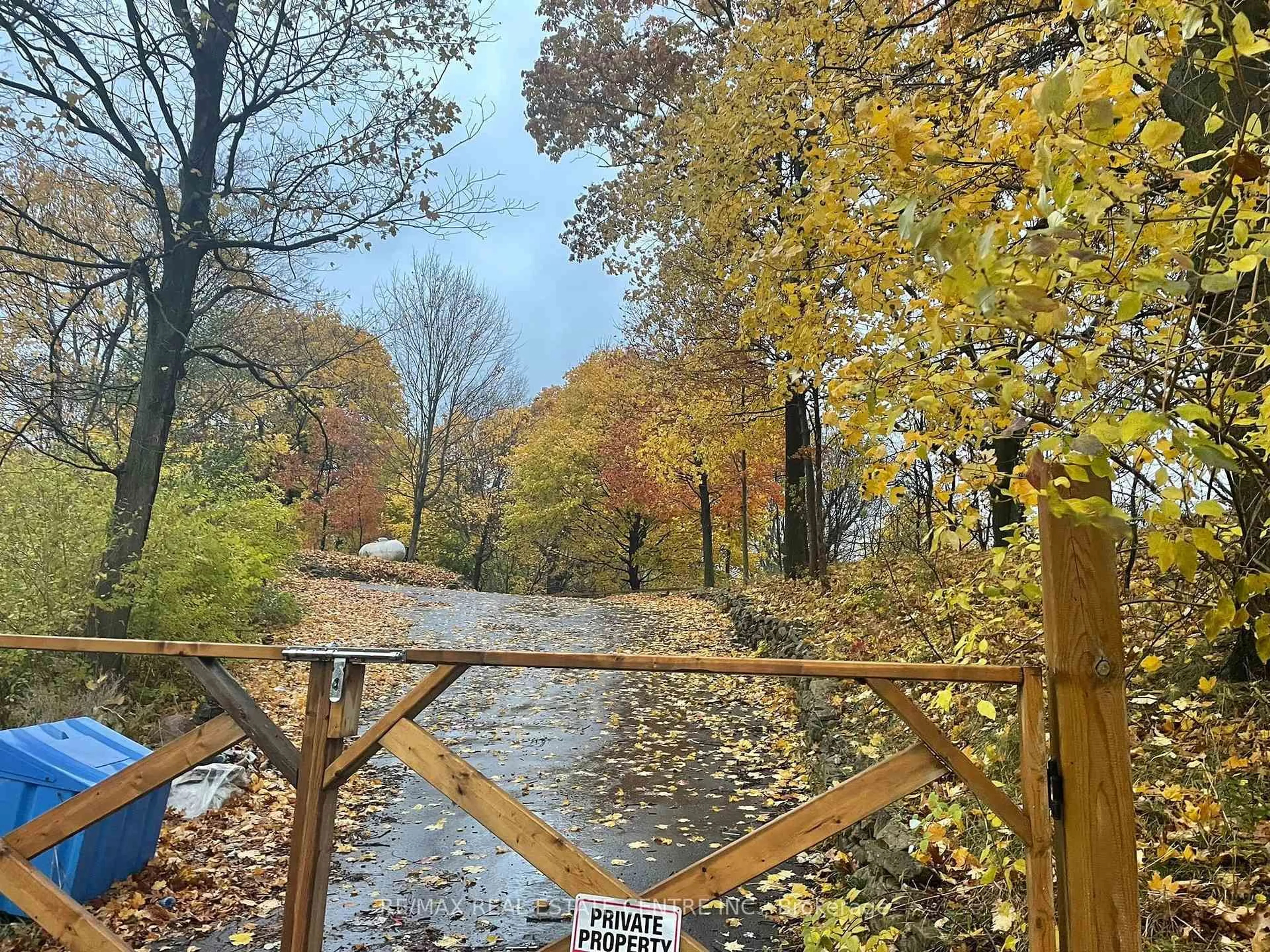 Unknown for 716 Artaban Rd, Hamilton Ontario L9H 5E3