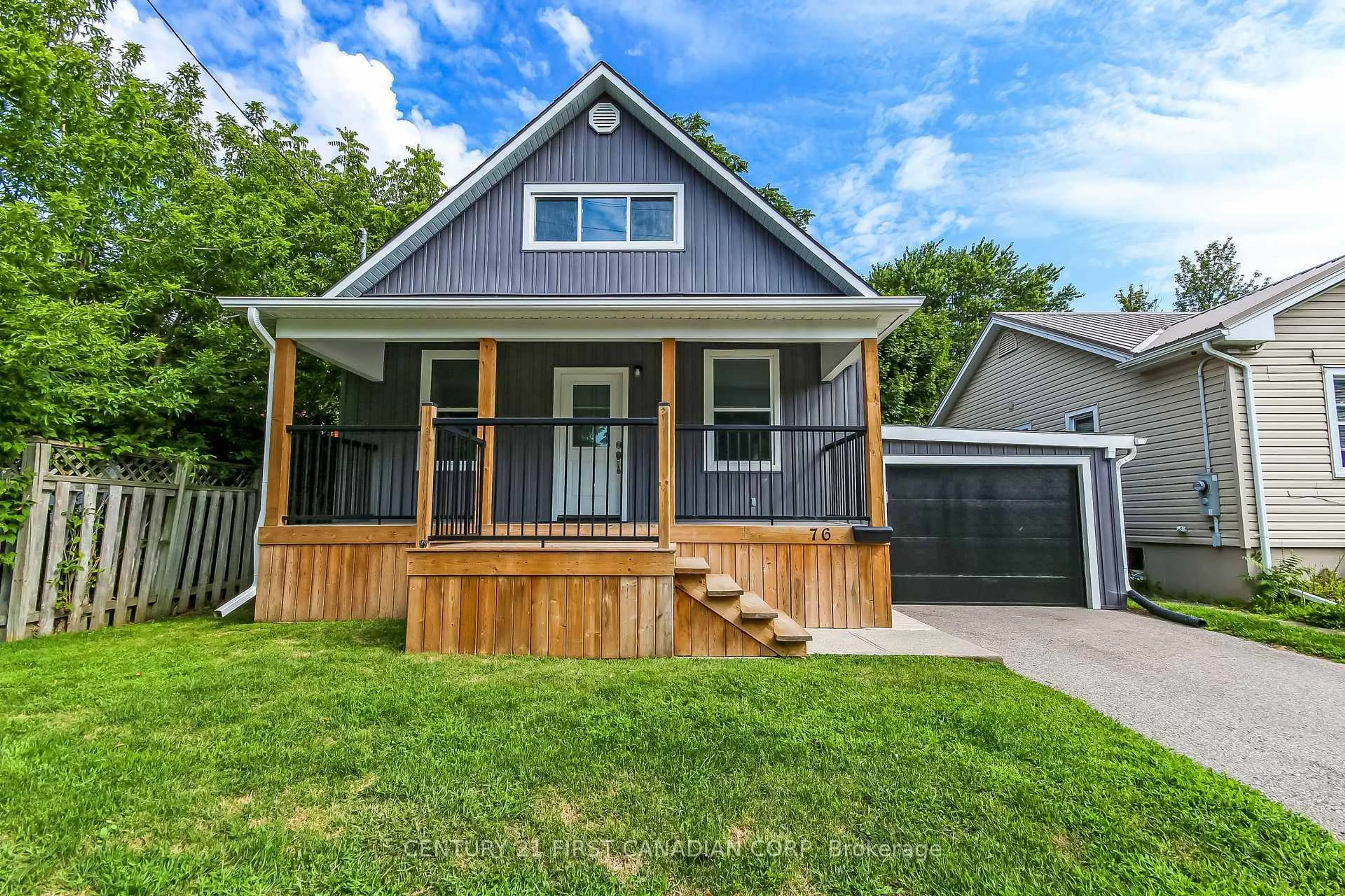 Home with vinyl exterior material, street for 76 Chestnut St, St. Thomas Ontario N5R 2A9