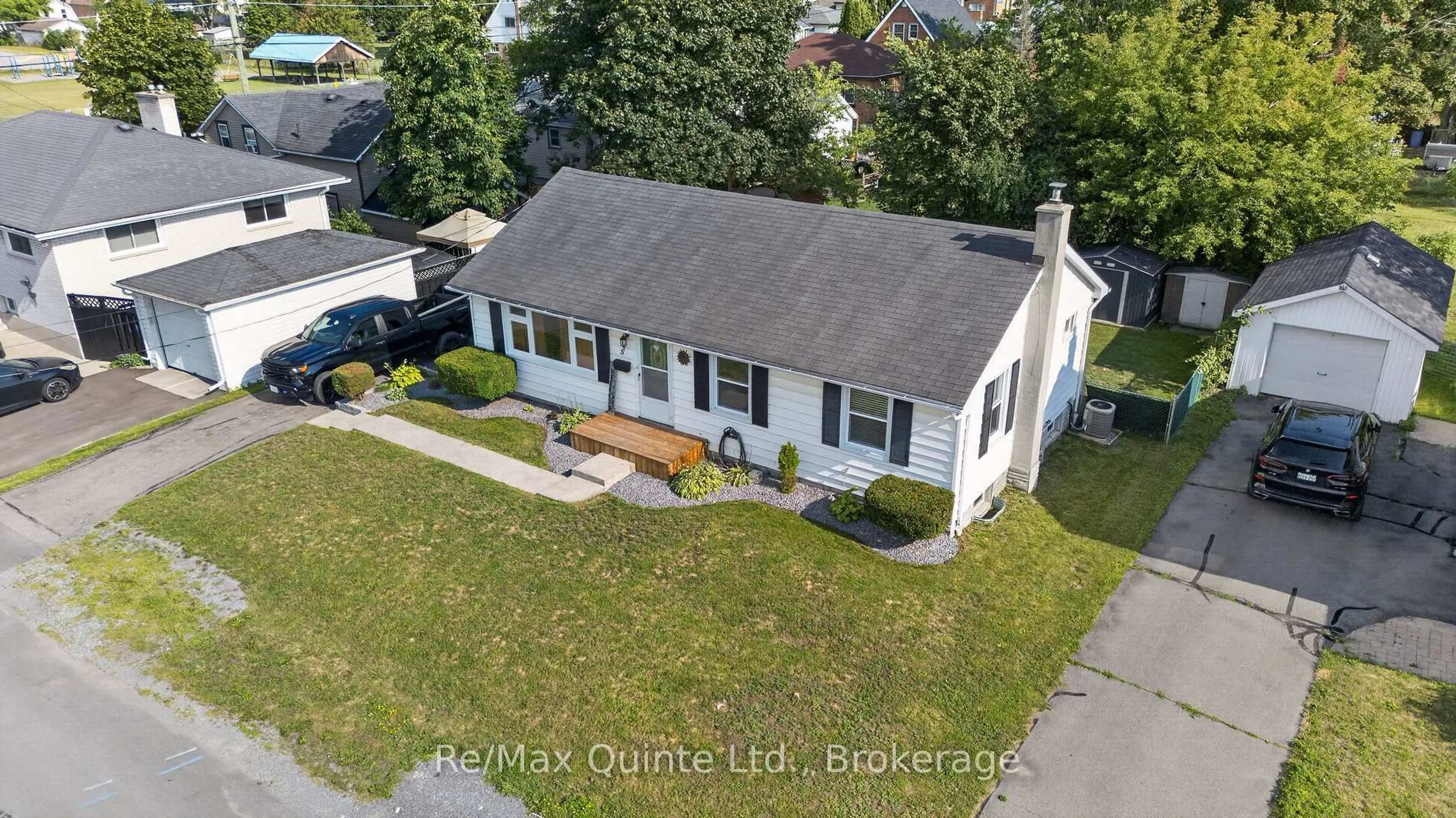 A pic from outside/outdoor area/front of a property/back of a property/a pic from drone, street for 5 WILKINS St, Belleville Ontario K8P 1P2
