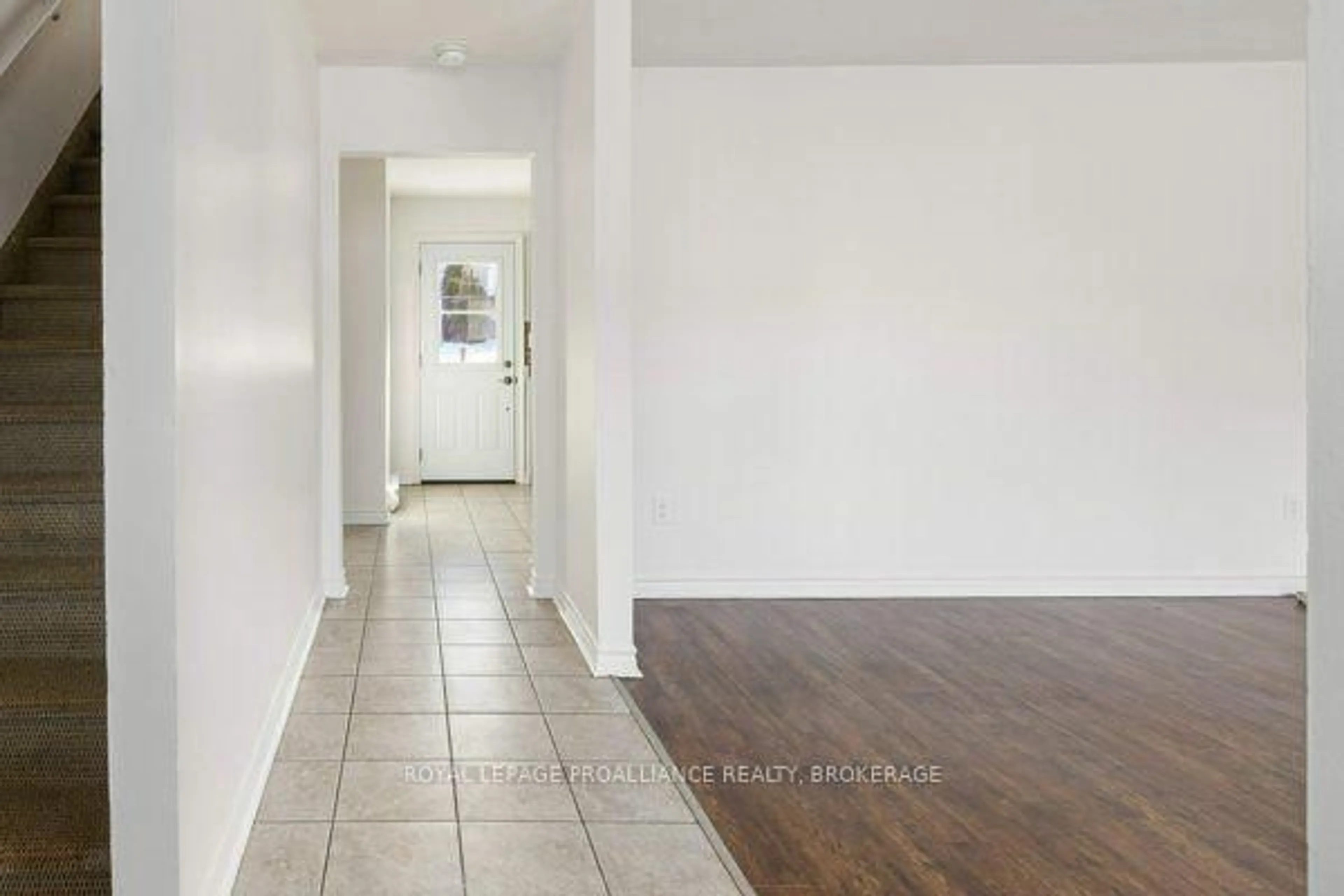 Indoor entryway for 44 Rosemund Cres #53, Kingston Ontario K7M 6Z4