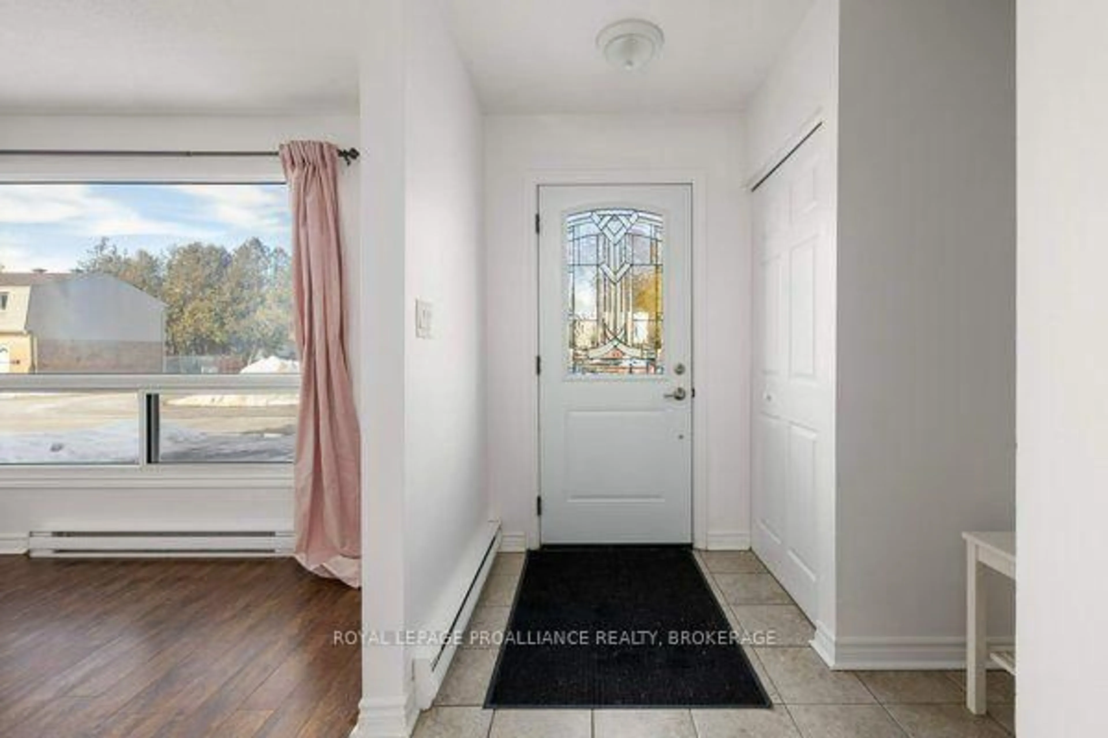 Indoor entryway for 44 Rosemund Cres #53, Kingston Ontario K7M 6Z4
