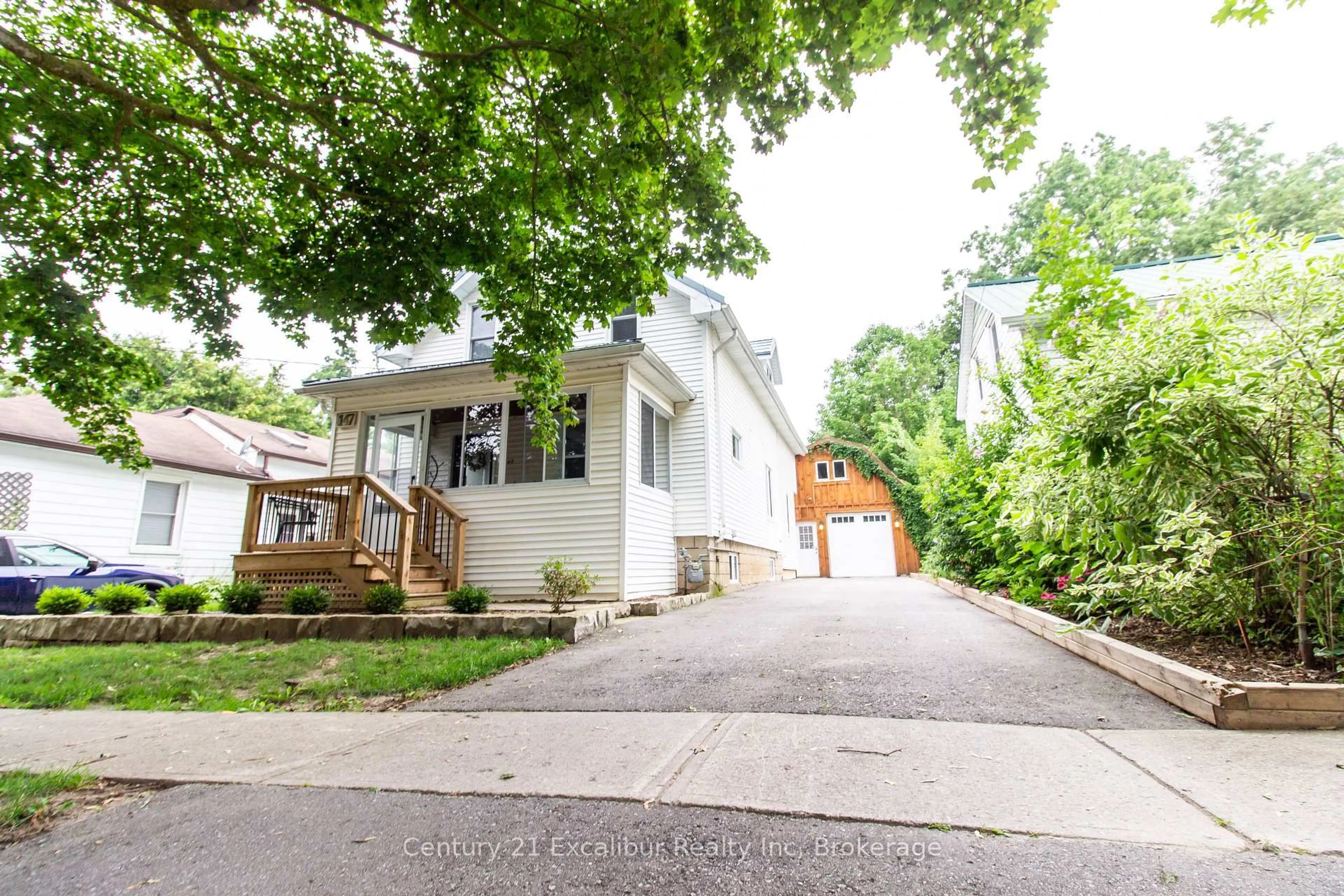 Unknown for 147 St George St, Centre Wellington Ontario N1M 1K2