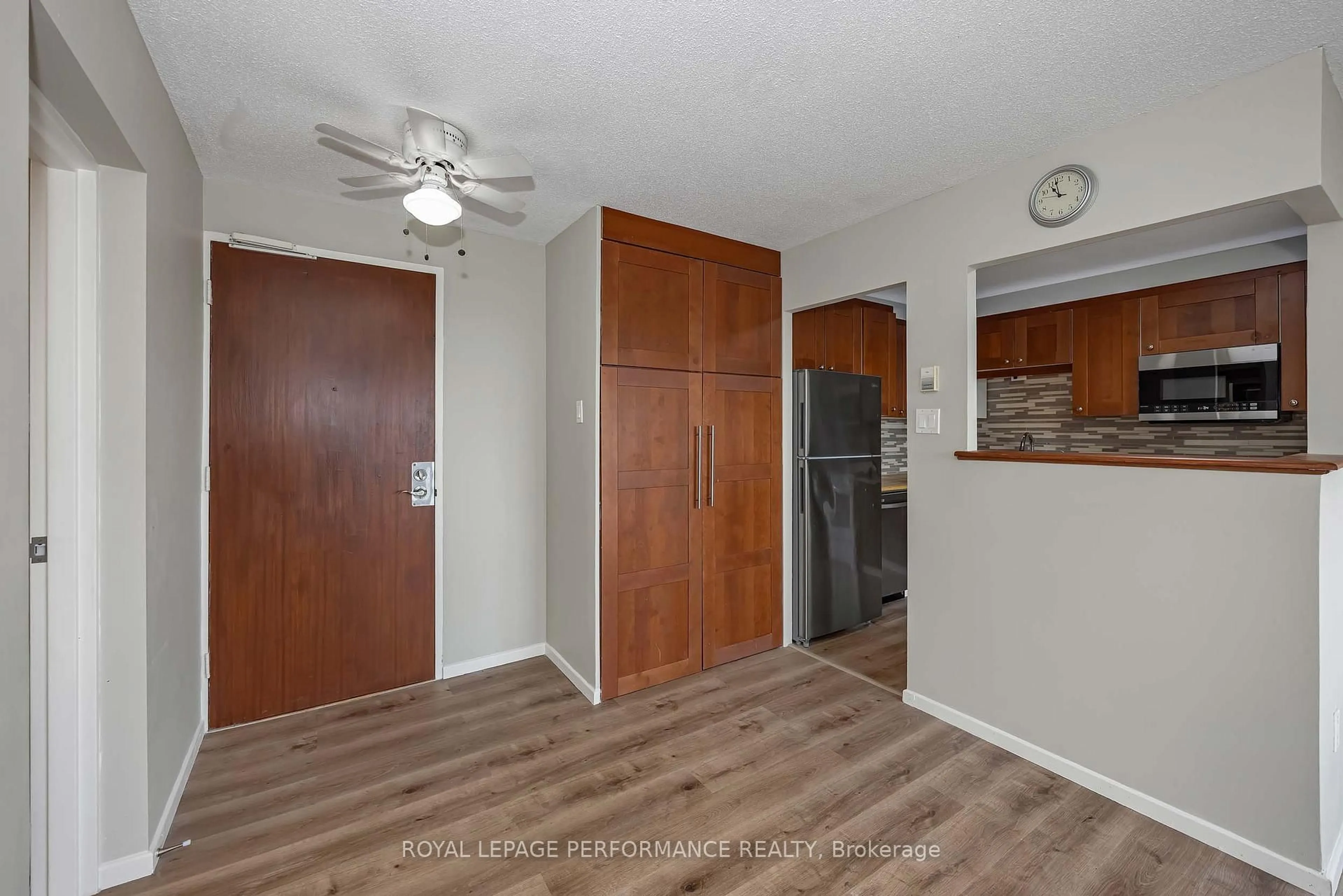 Unknown for 20 Chesterton Dr #920, Ottawa Ontario K2E 6Z7