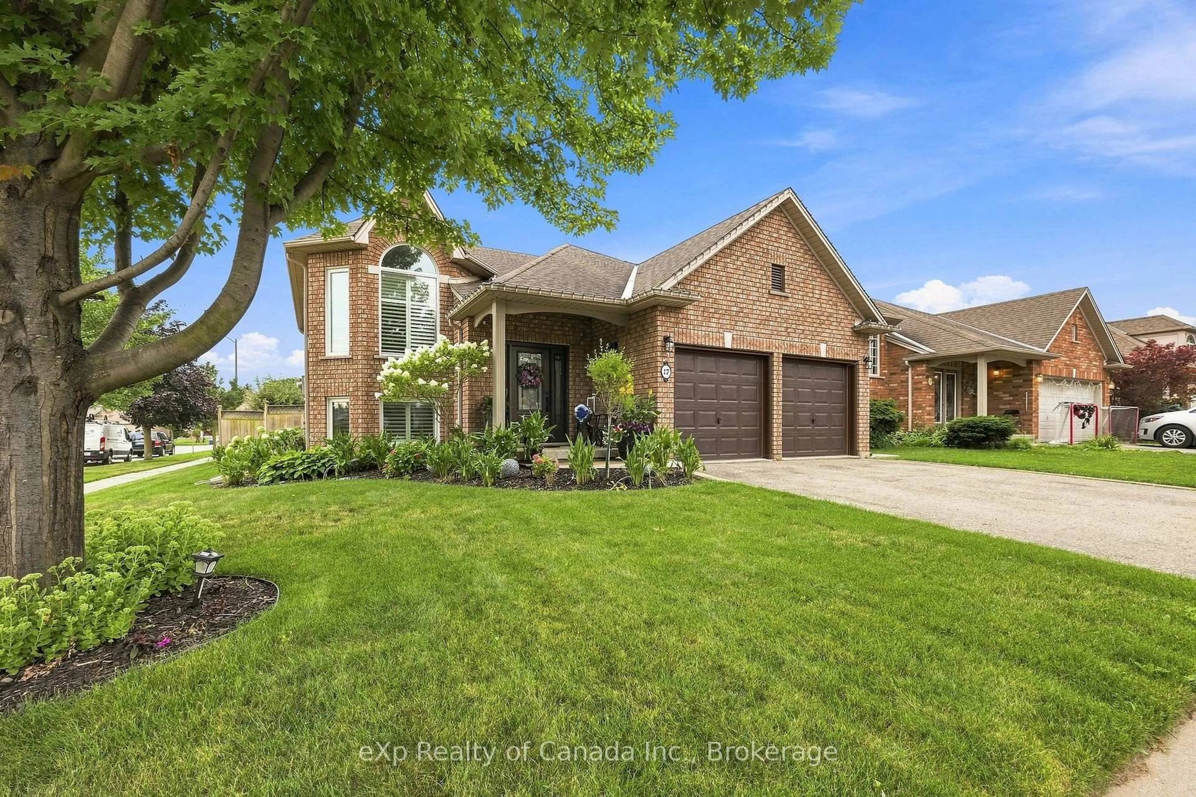 Home with brick exterior material, street for 17 Varley Cres, Brantford Ontario N3R 7Z3