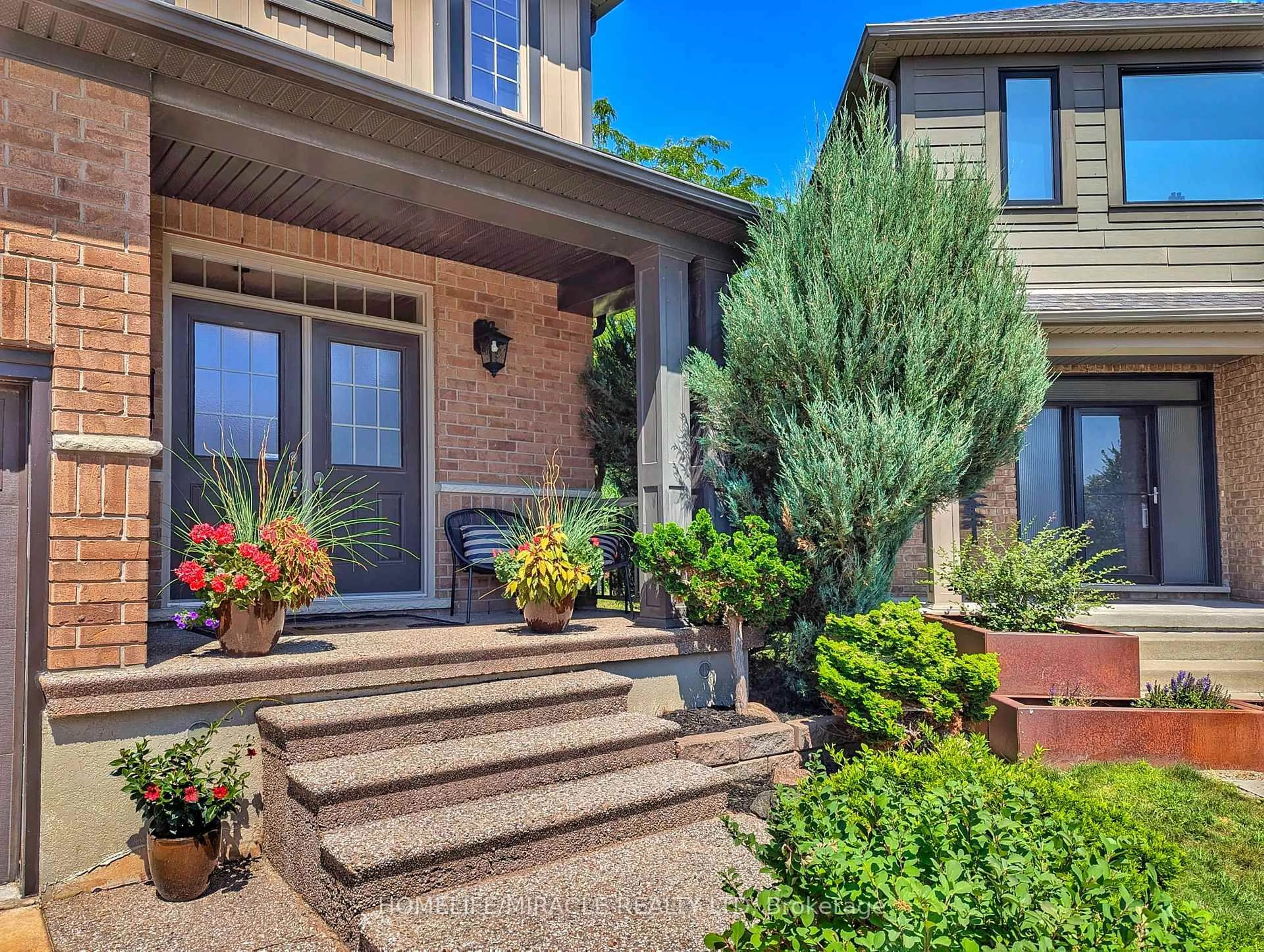 Unknown for 913 Valebrook Crt, Kitchener Ontario N2A 0E5