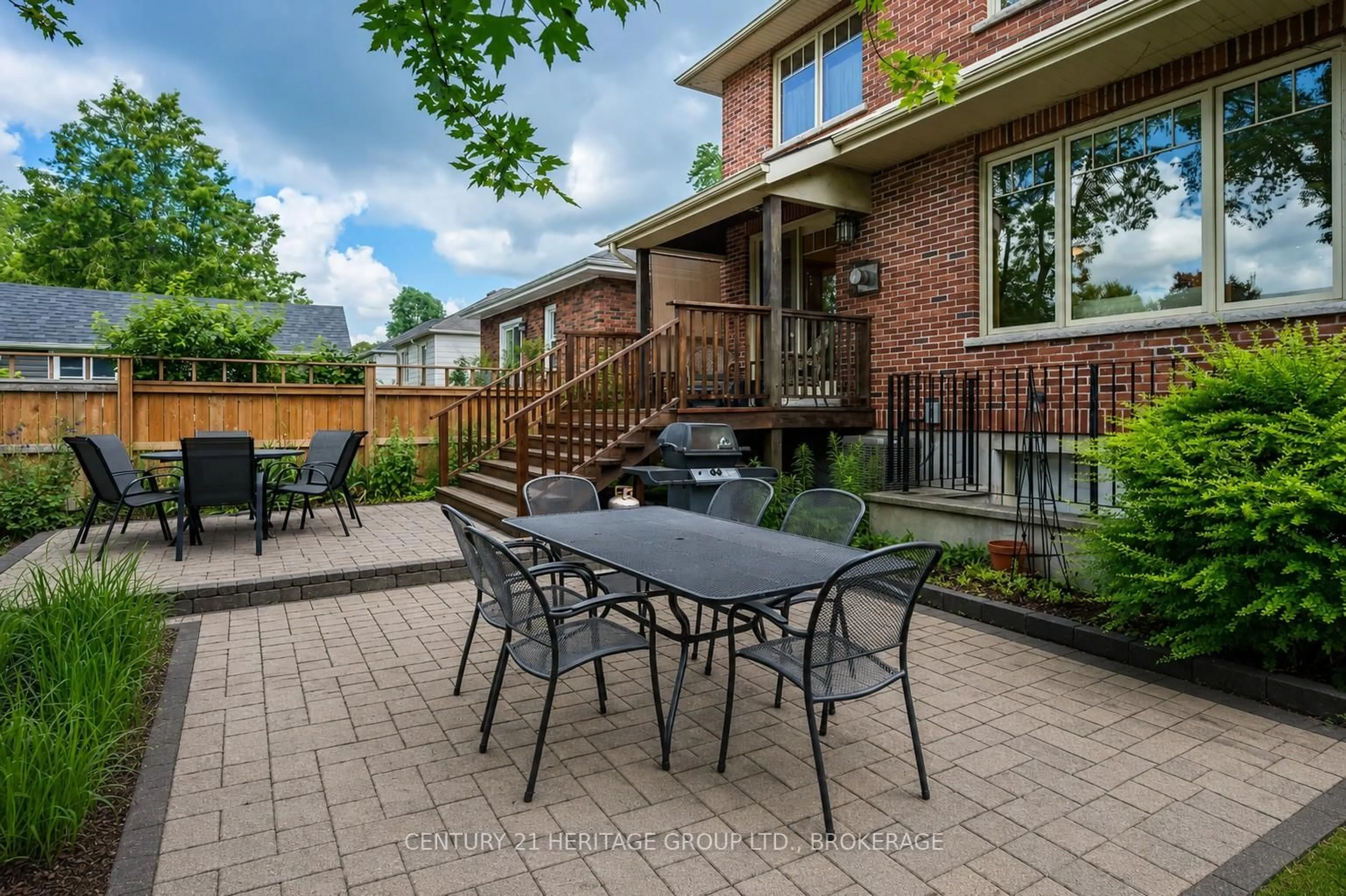 Patio, street for 422 College St, Kingston Ontario K7L 4M7