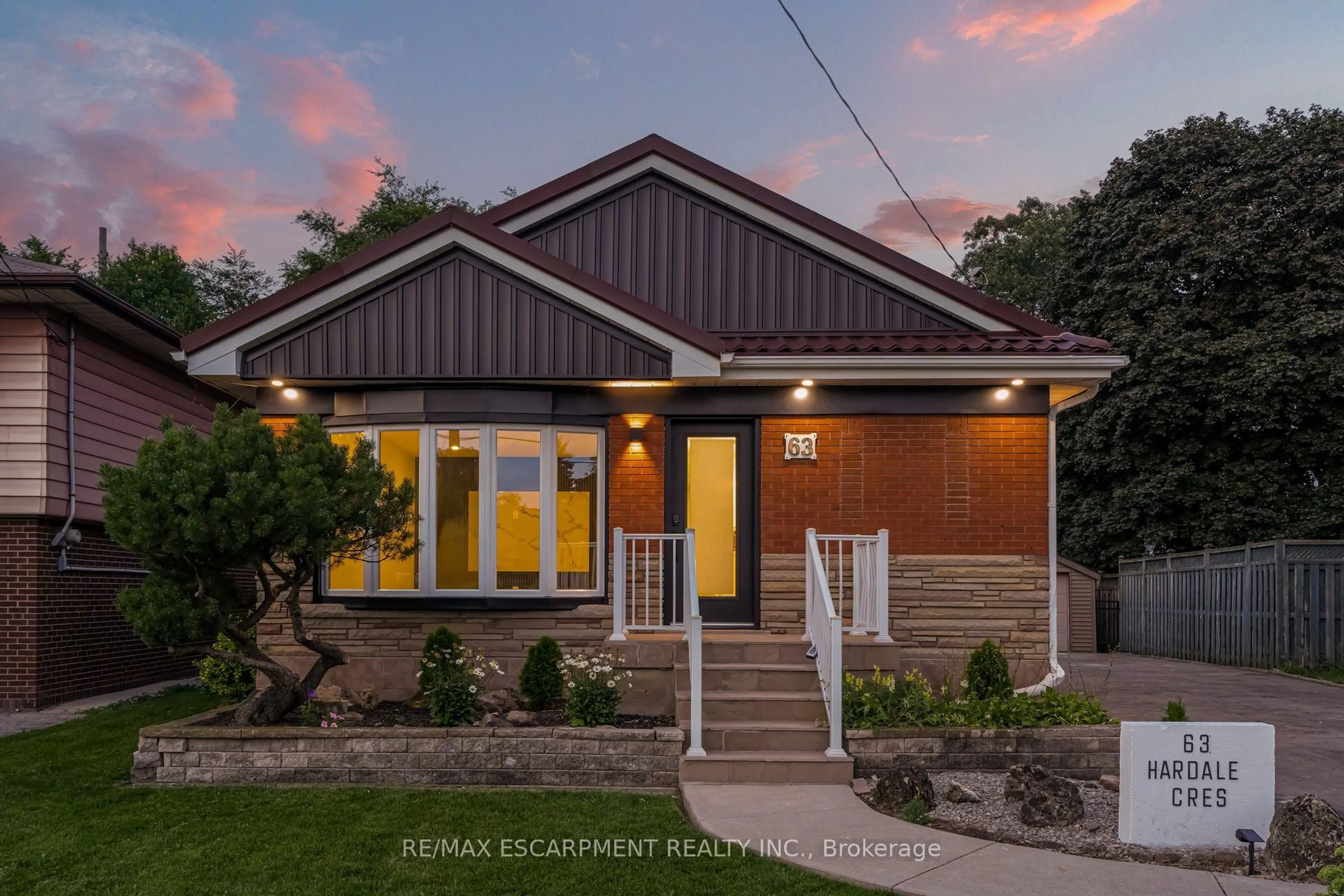 Home with brick exterior material, street for 63 Hardale Cres, Hamilton Ontario L8T 1X9